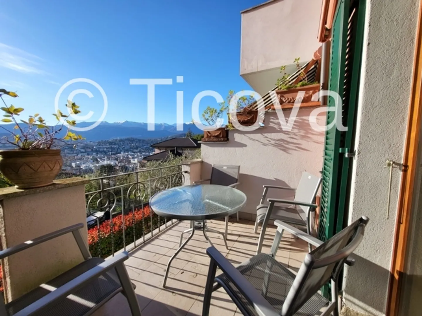 Charmante Wohnung mit Seeblick - Foto 3 von 15