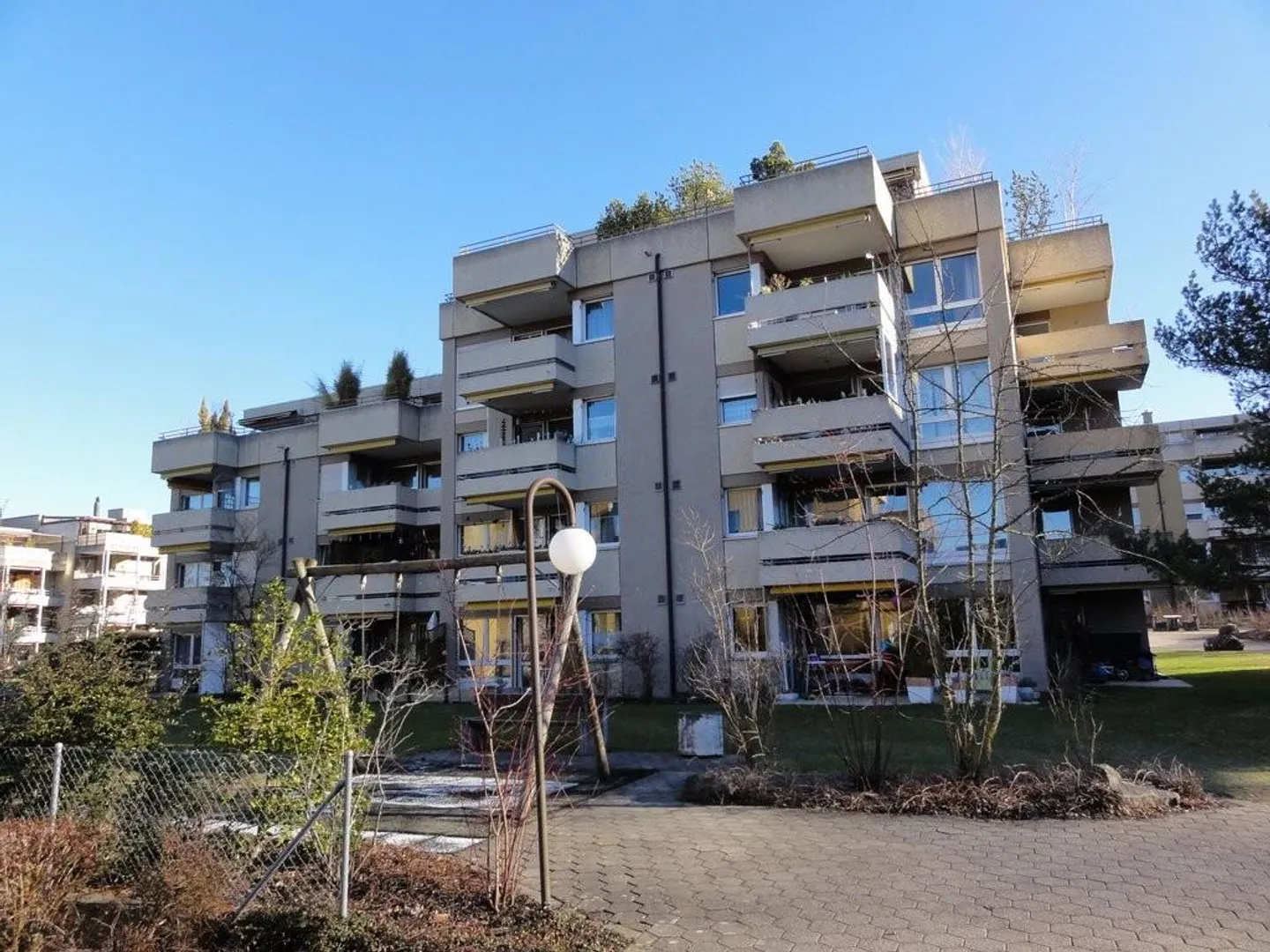 grosszügige und kinderfreundliche Wohnung in der Erlenmatte! - Foto 1 von 9