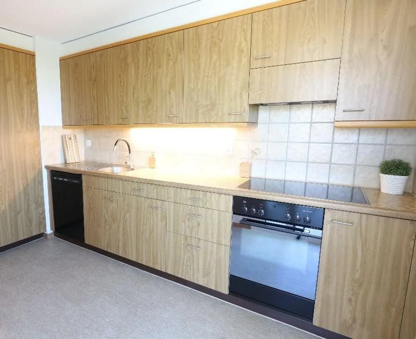 grosszügige und kinderfreundliche Wohnung in der Erlenmatte! - Foto 2 von 9