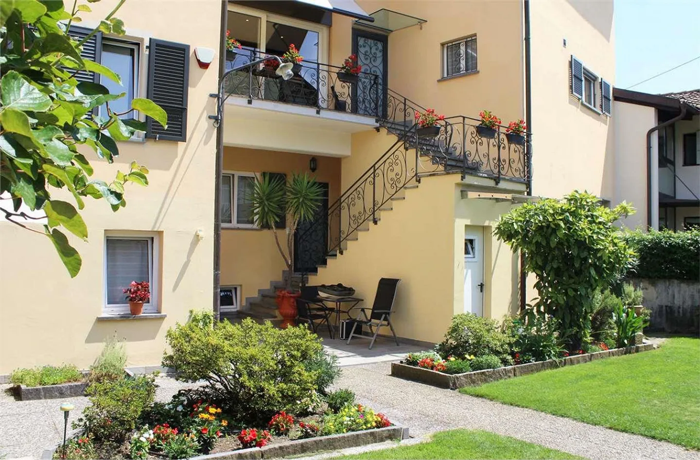 Geräumiges Doppelhaus mit Garten - Foto 1 di 10