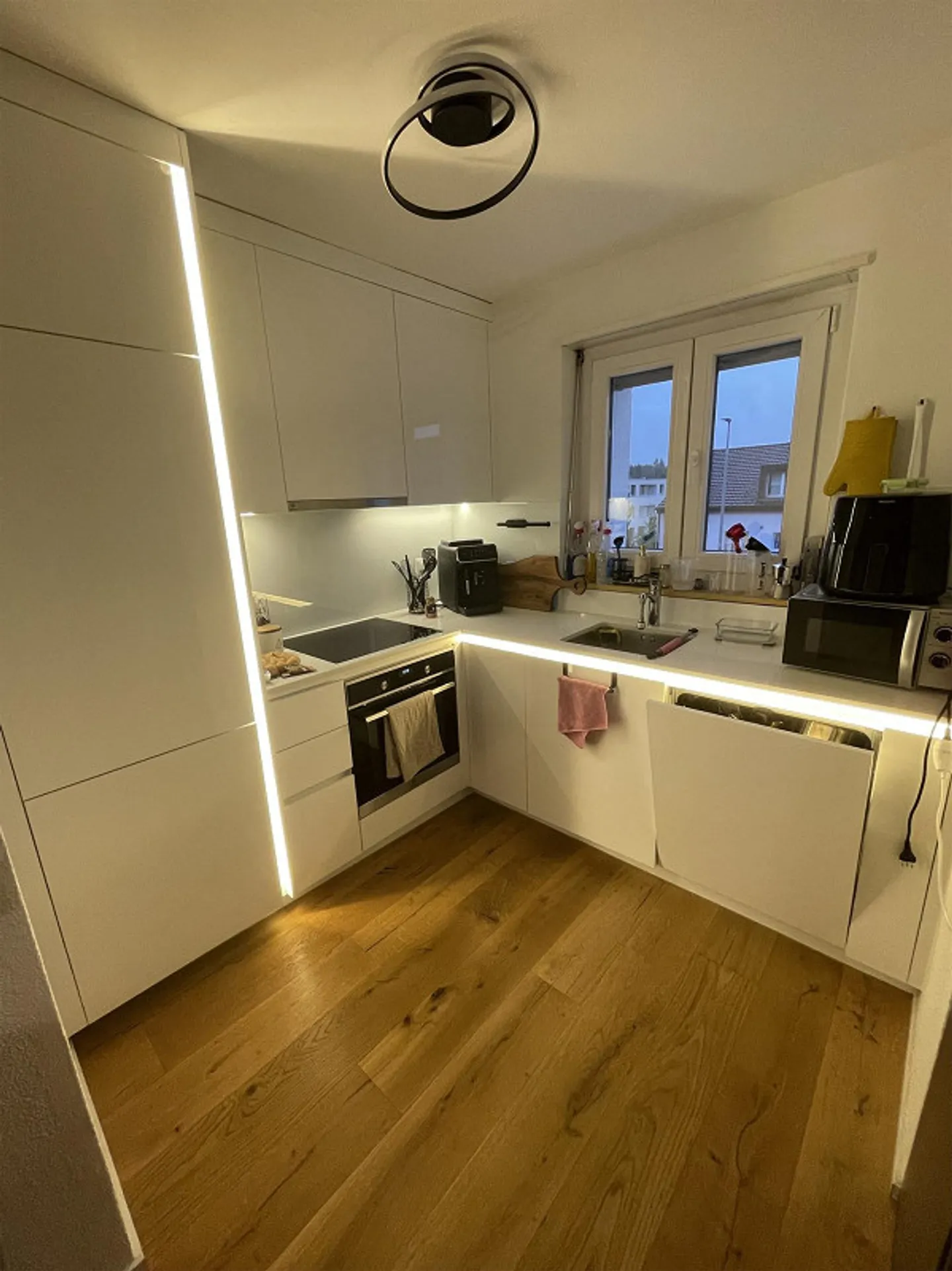 Modernes Apartment mit Balkon - Foto 2 von 11