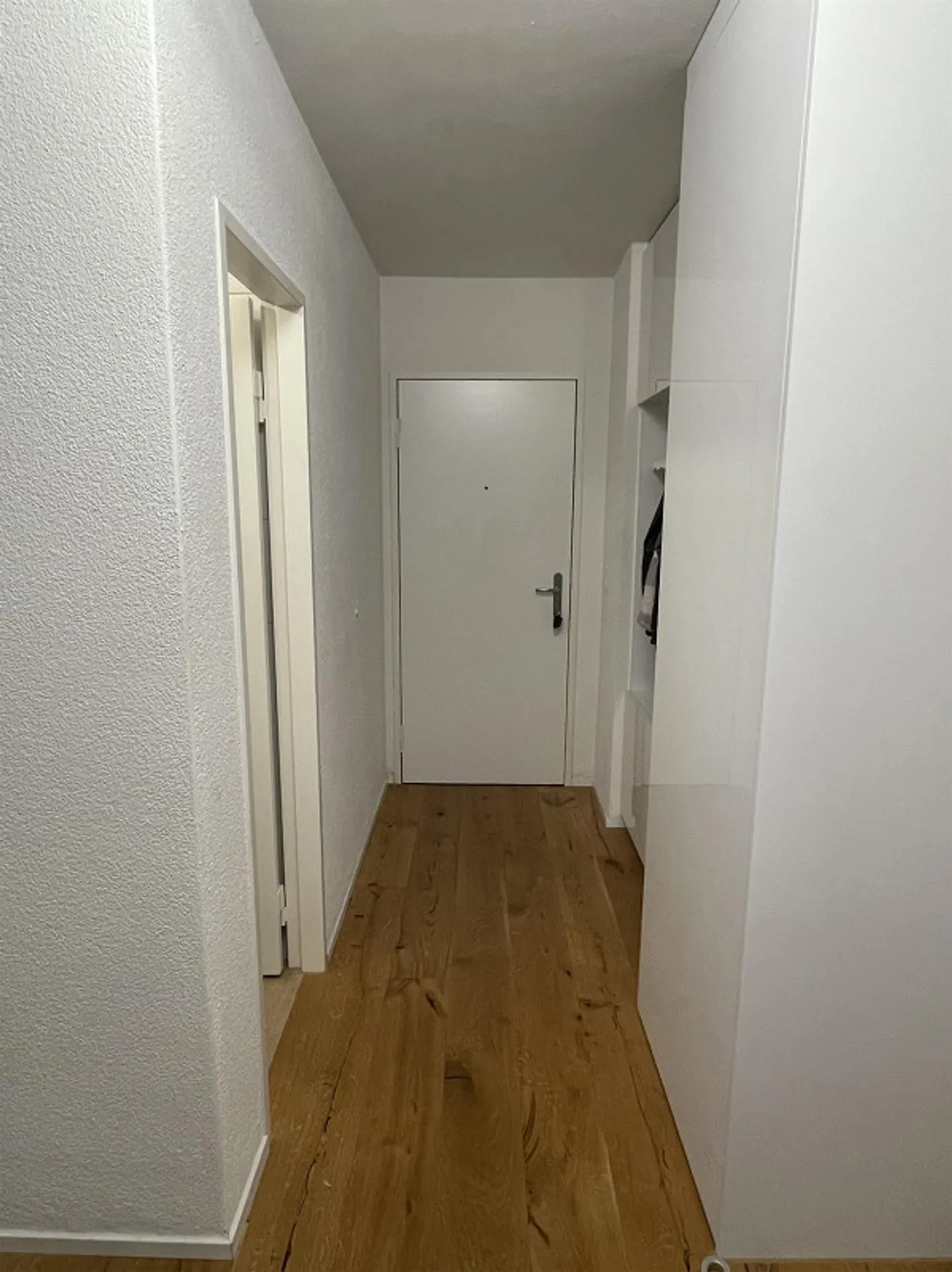Modernes Apartment mit Balkon - Foto 8 von 11