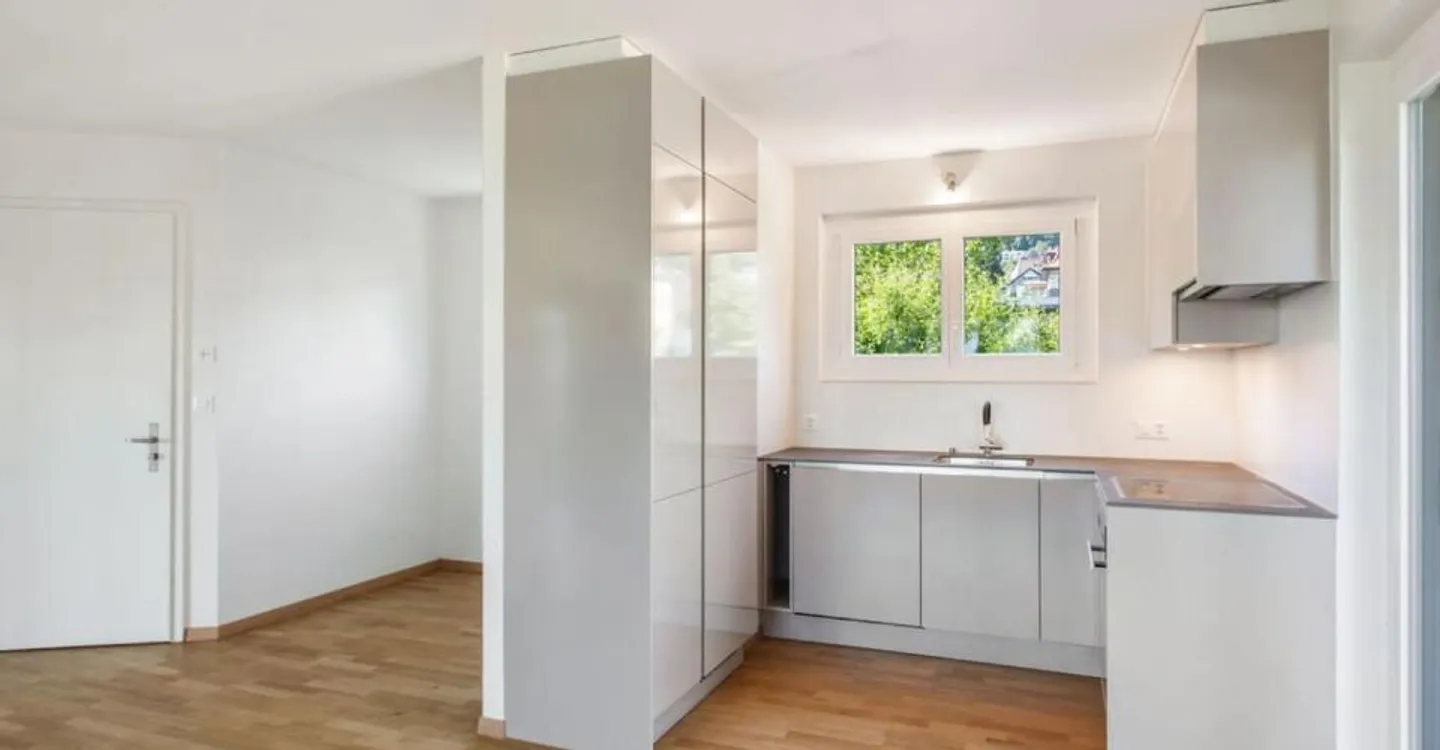 Charming 3.5-Room Apartment - Photo 2 of 10