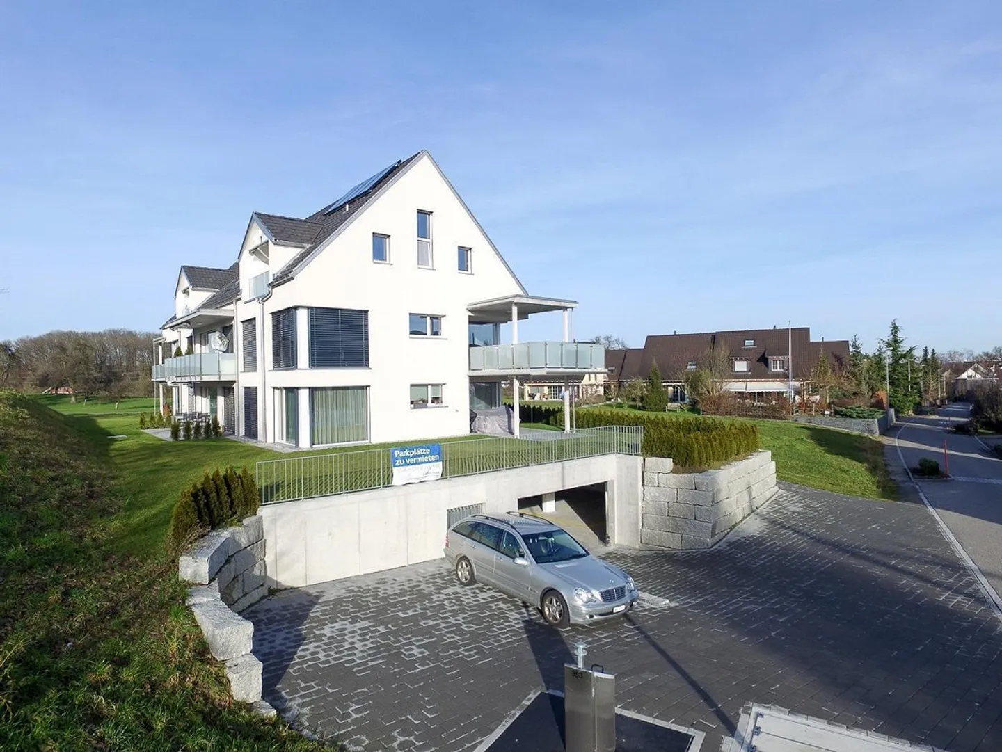 Appartamento moderno e luminoso di 2,5 stanze in una posizione centrale - Foto 1 di 8