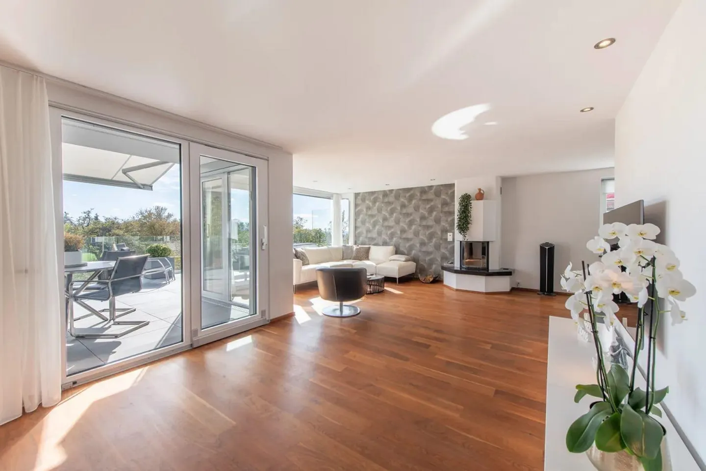 Modernes Einfamilienhaus mit Spa - Foto 2 von 13