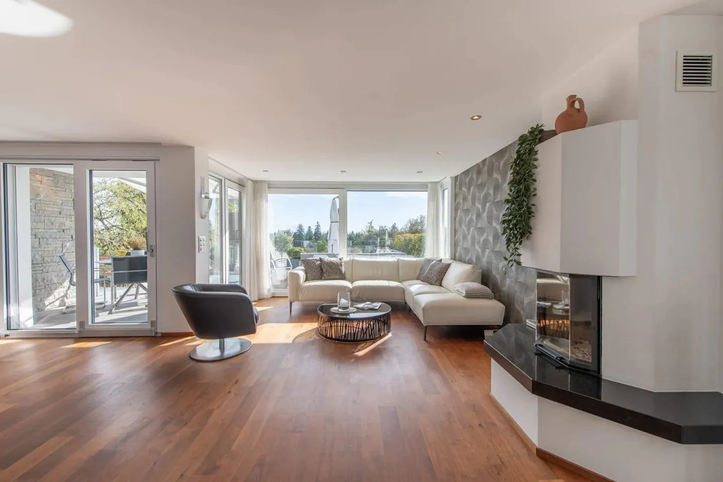 Modernes Einfamilienhaus mit Spa - Foto 4 von 13