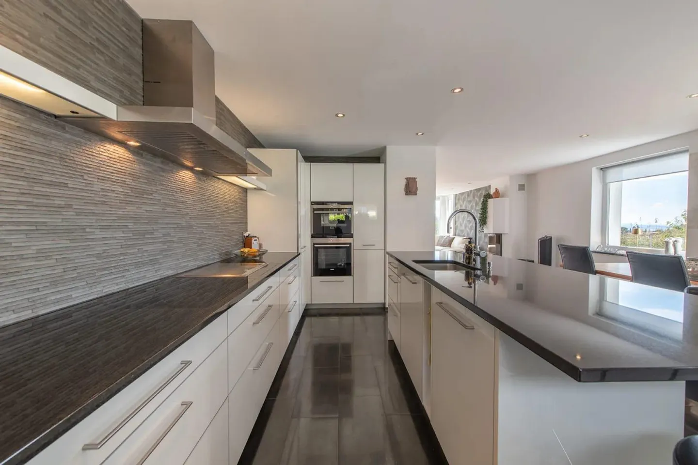 Modernes Einfamilienhaus mit Spa - Foto 8 von 13
