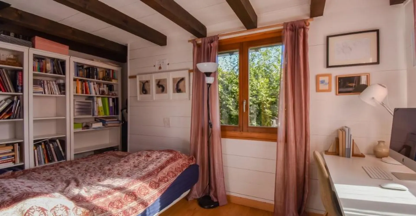 Family chalet with a view of the Dents-du-Midi  Secondary residence allowed - Sale to foreigners possible - Photo 8 of 13
