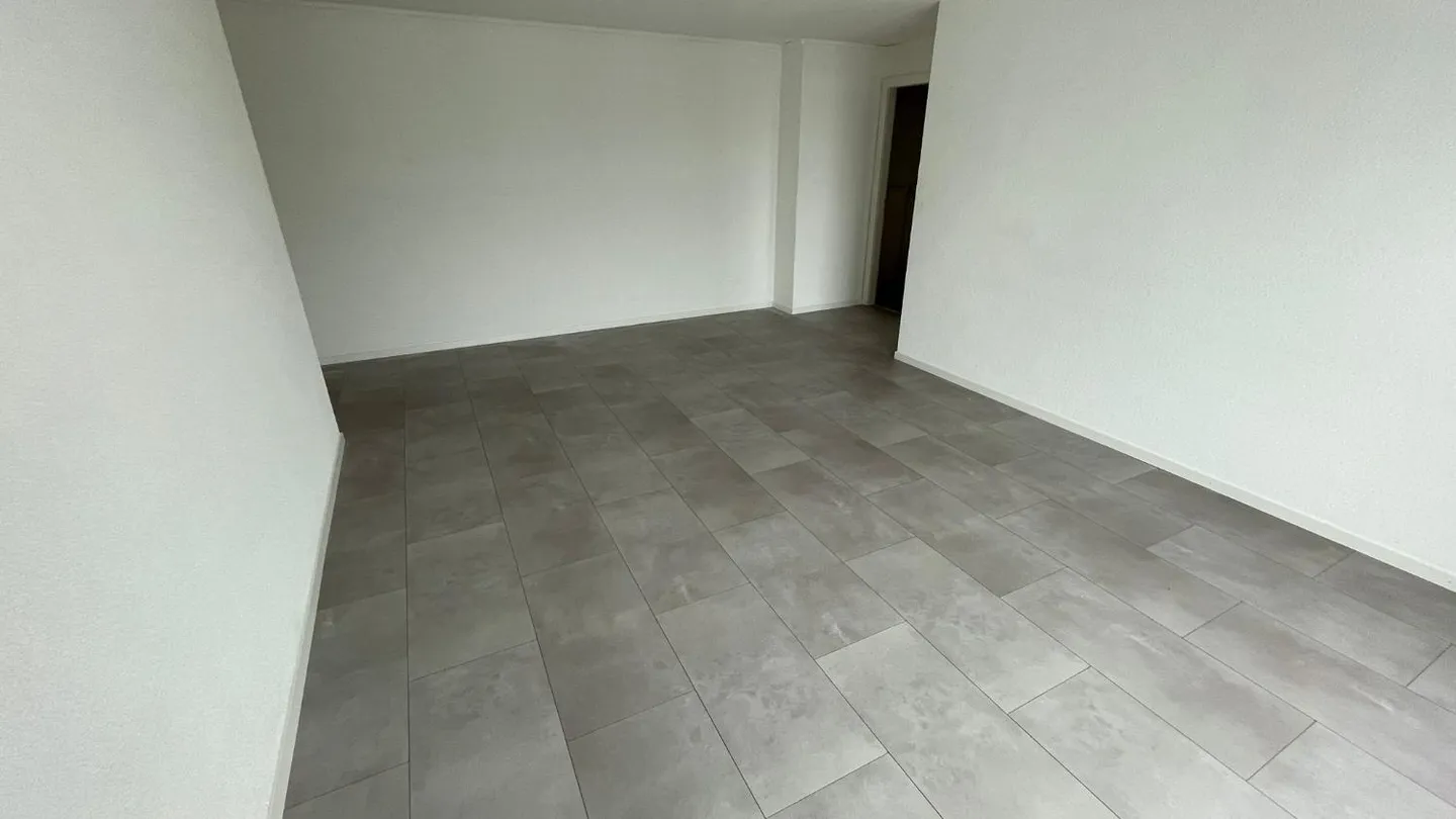 Appartement rénové à La Chaux-de-Fonds - Photo 3 sur 6