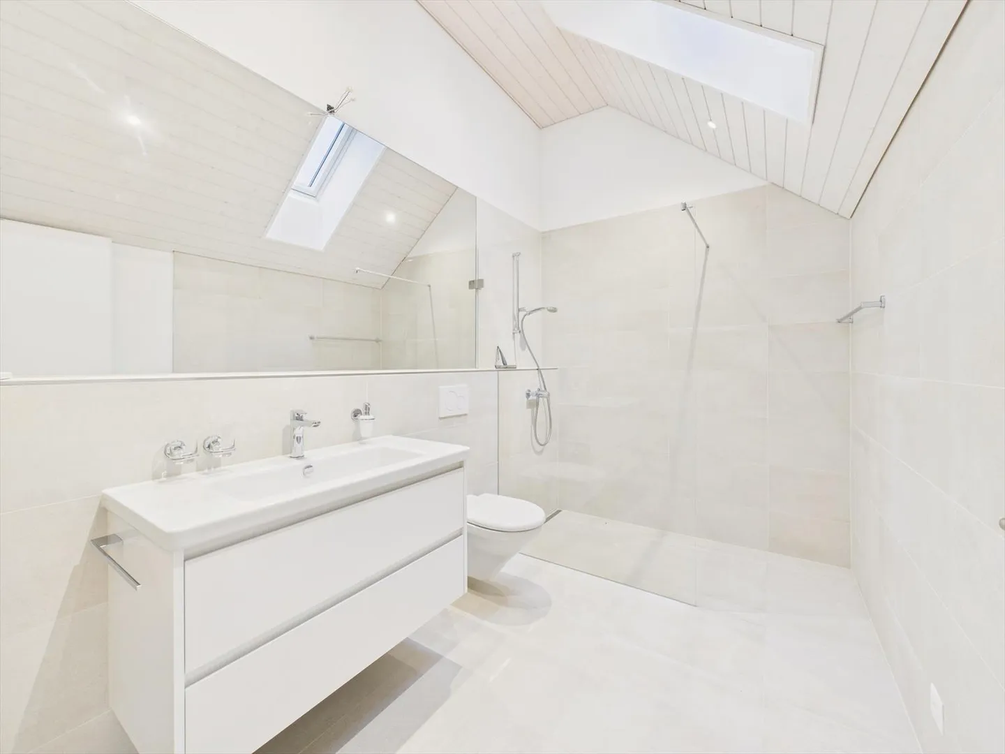 Maison de ville moderne de 5,5 pièces avec agencement pratique, village - Photo 10 sur 11