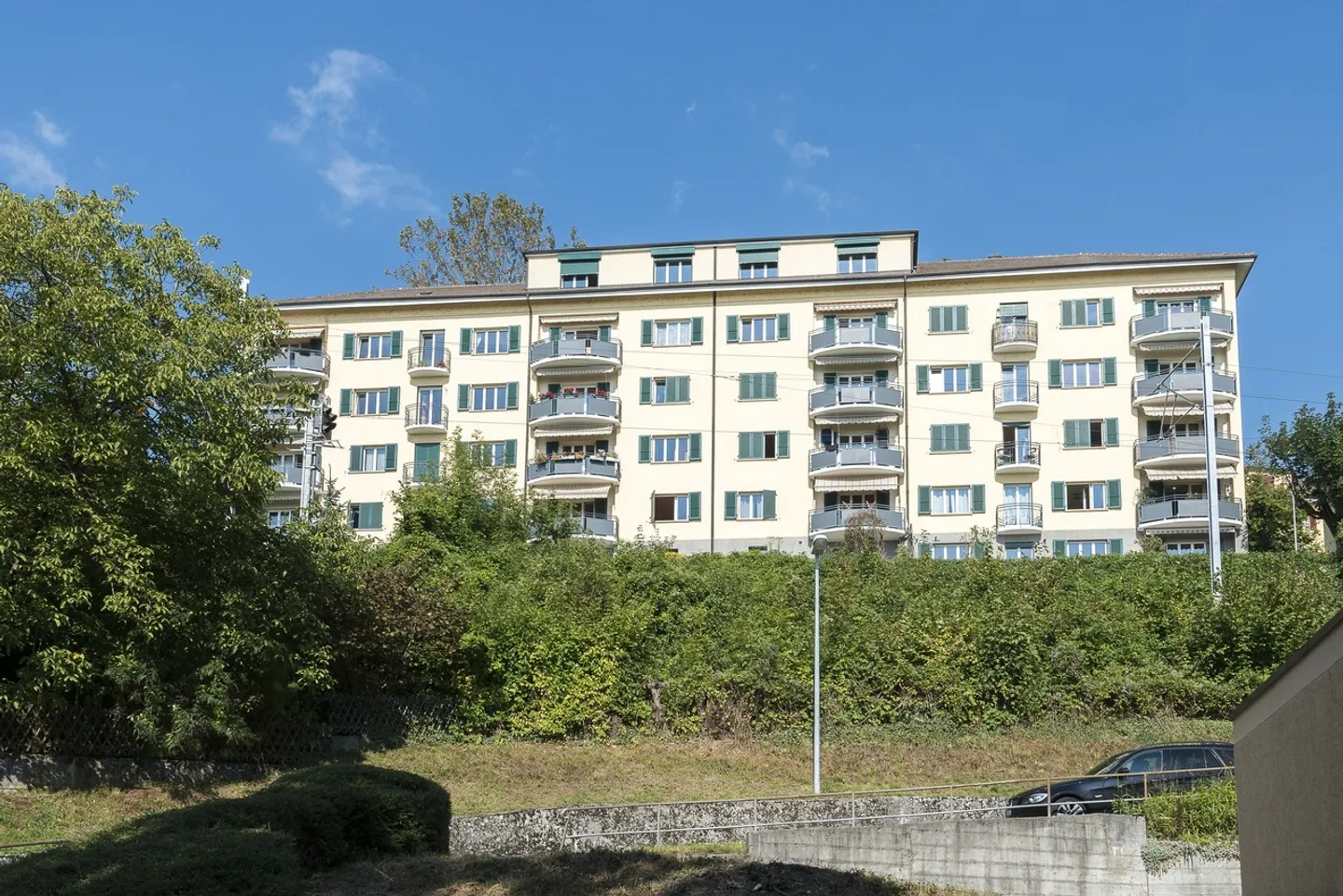 Charming Apartment with Lake View - Photo 2 of 2