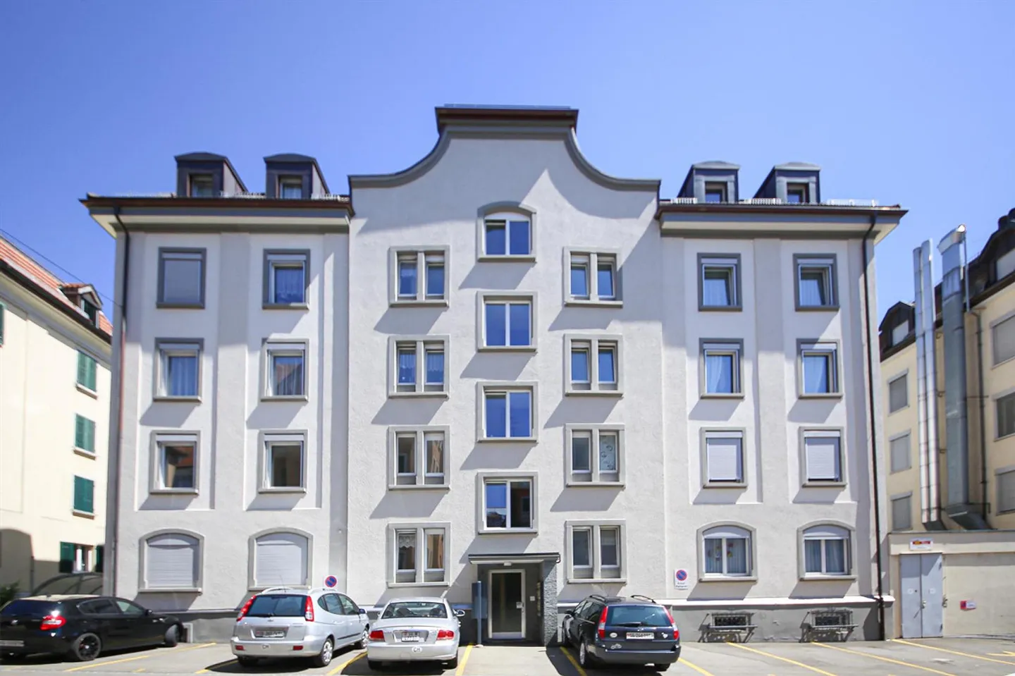 Appartement charmant avec salle de bain/cuisine rénovée - Photo 1 sur 8