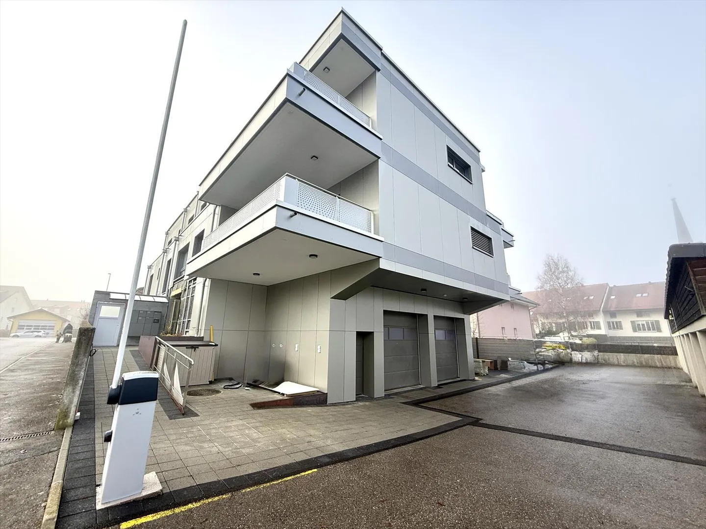 3.5 Room Apartment - Photo 1 of 16