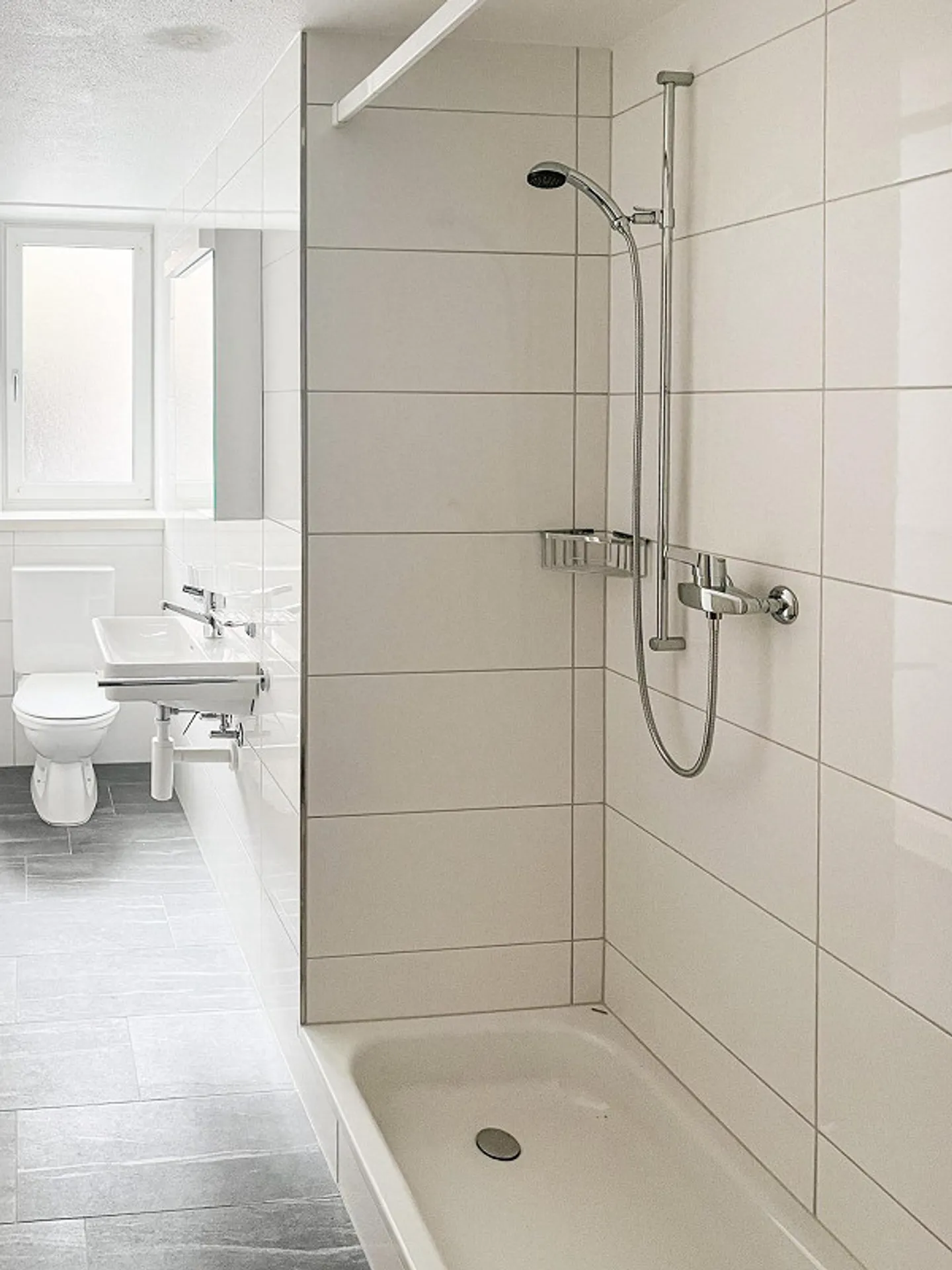 Appartement charmant avec salle de bain/cuisine rénovée - Photo 6 sur 8