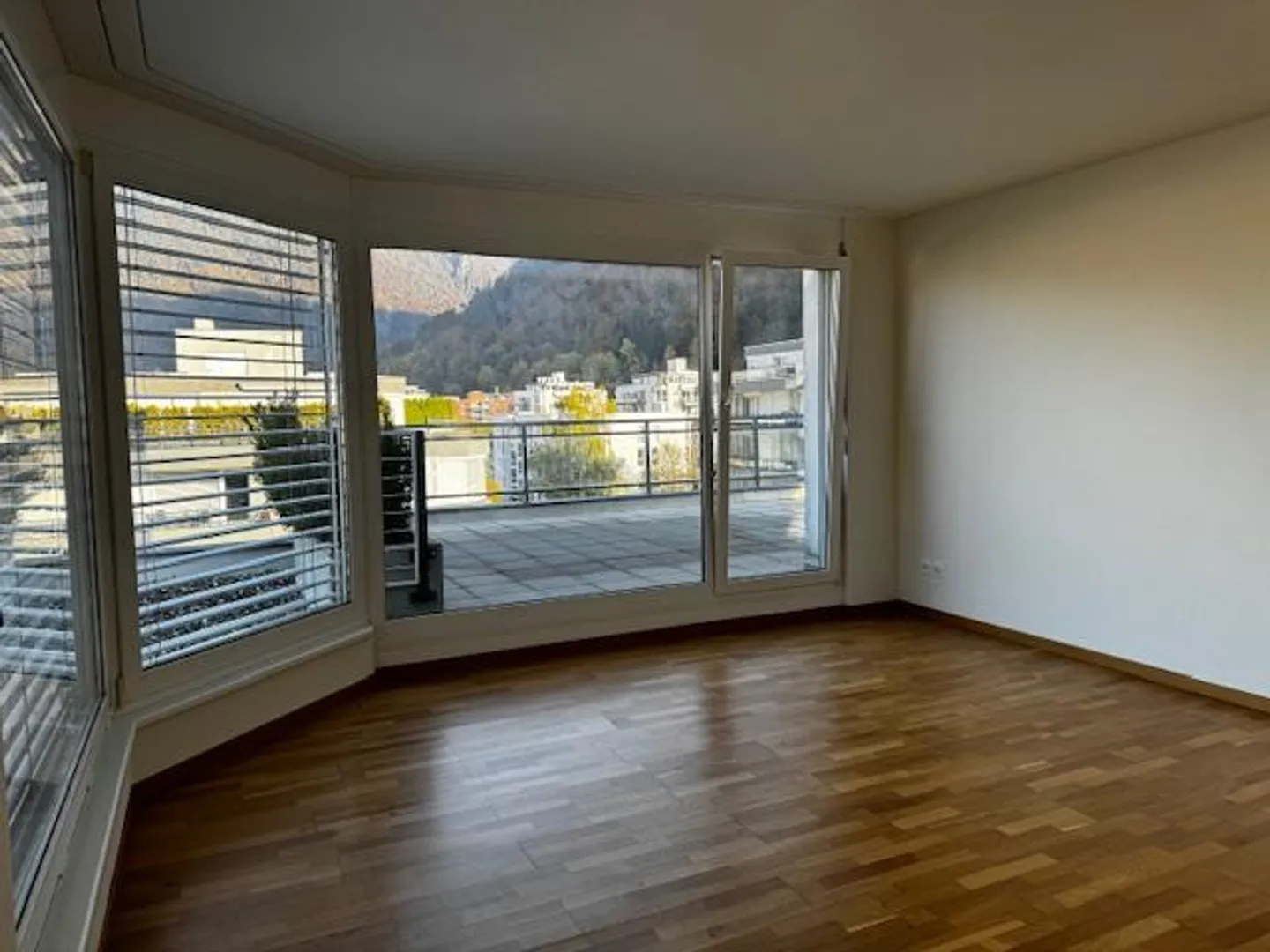 4 1/2 Room Attic Apartment 138 m2 on the 4th Floor - Photo 9 of 13