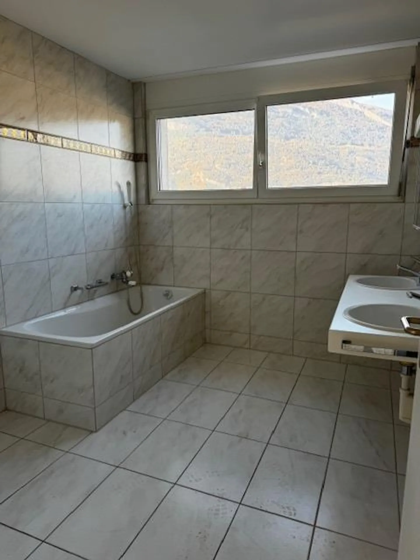 4 1/2 Room Attic Apartment 138 m2 on the 4th Floor - Photo 13 of 13