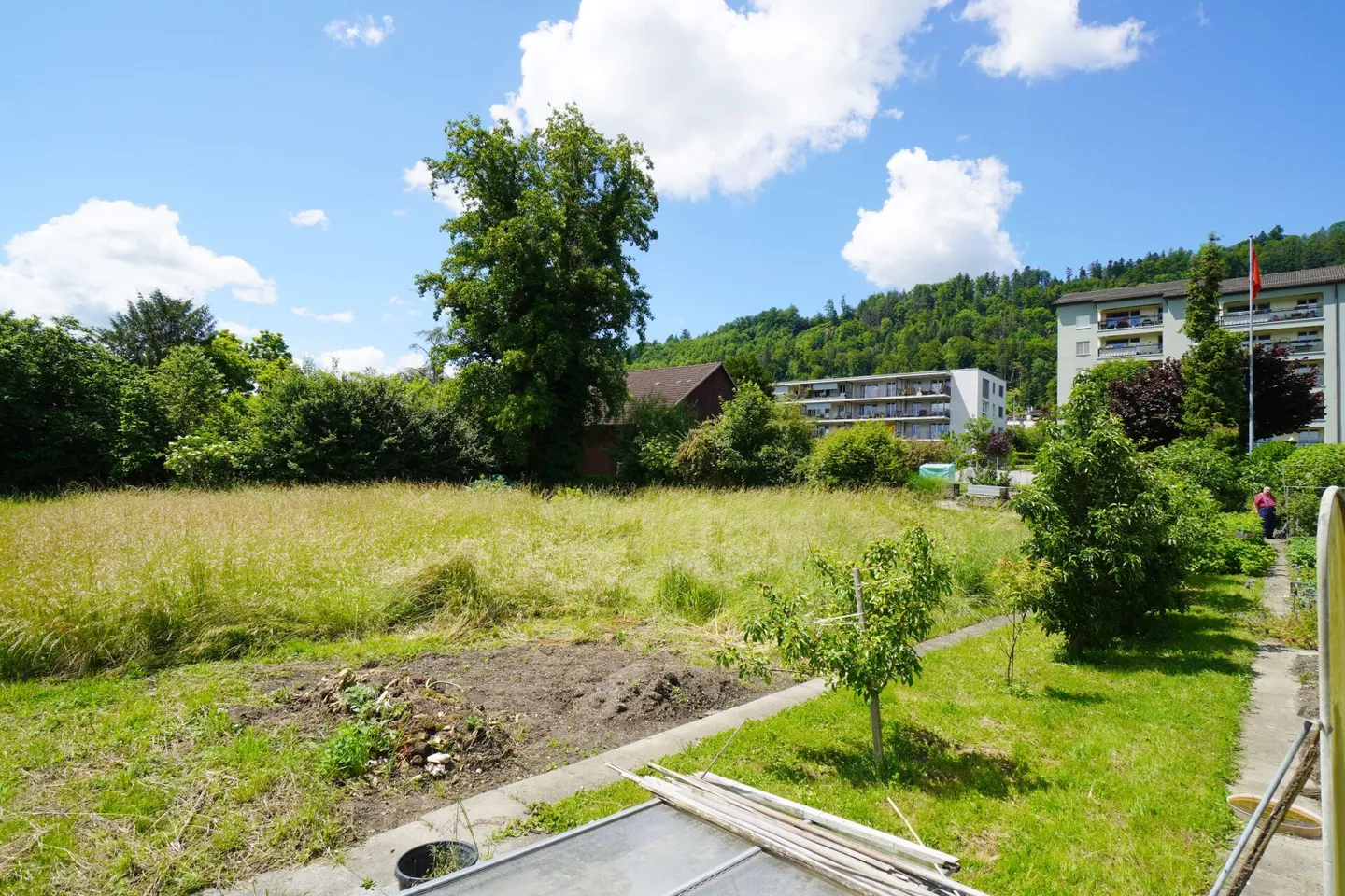 Grosse Wohnbauparzelle in der Stadt Brugg - Foto 2 von 8