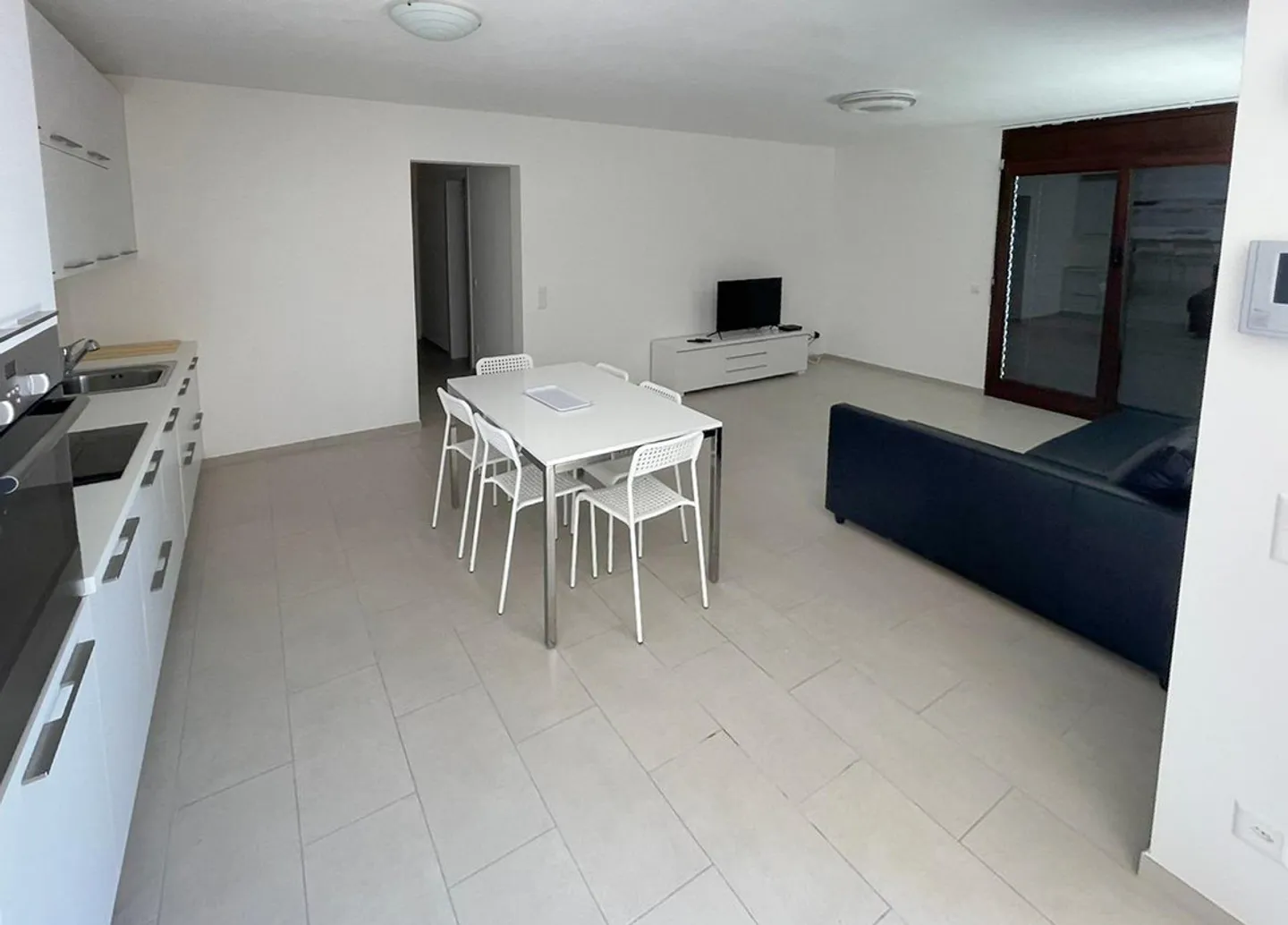 Bright 3.5-room apartment in Vernate - Photo 2 of 6