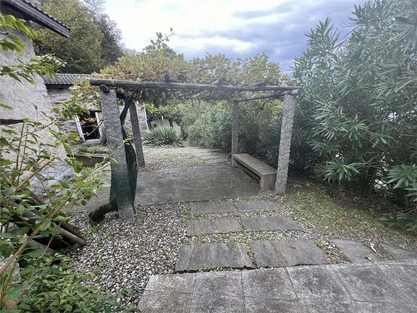 Rustico con Atelier, circondato da molto verde e tranquillità - Foto 12 di 13