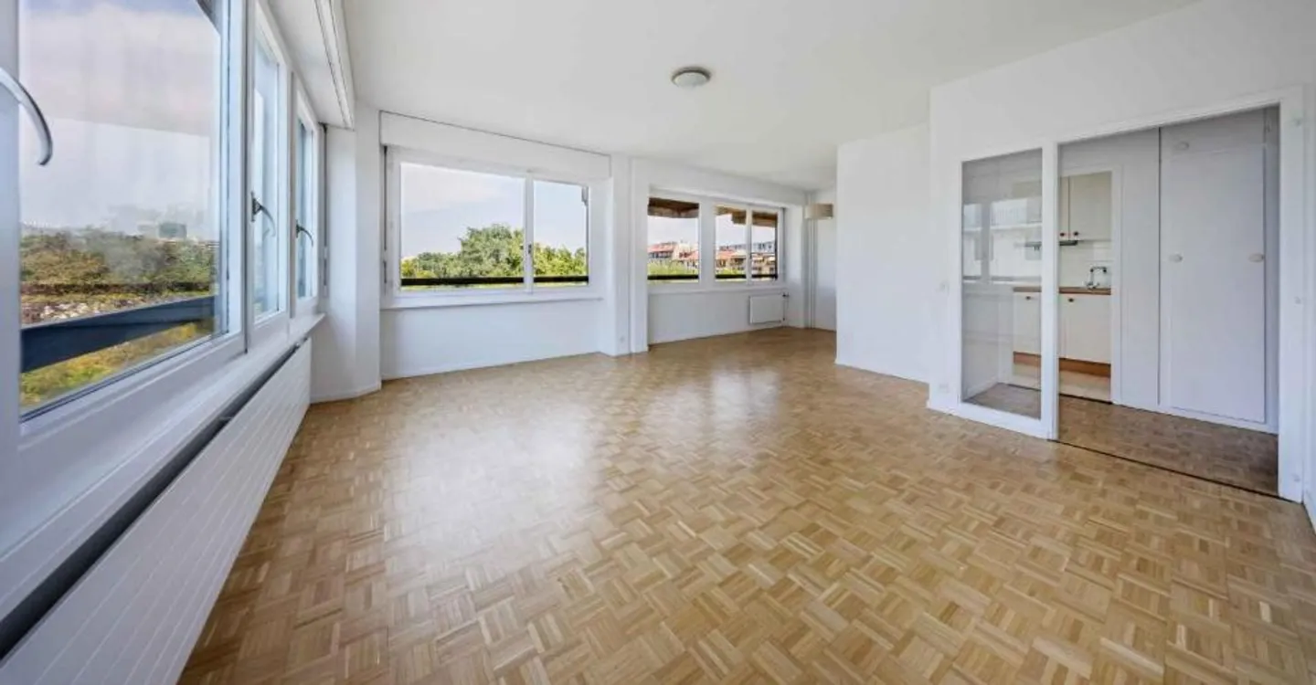 Exclusive: 4-room apartment close to the city center - Photo 1 of 7