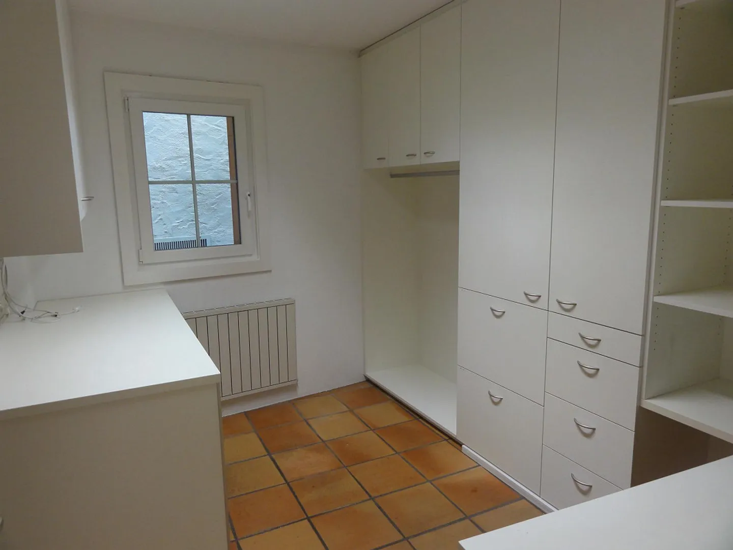 Shop in the town center in an attractive location - Photo 7 of 16