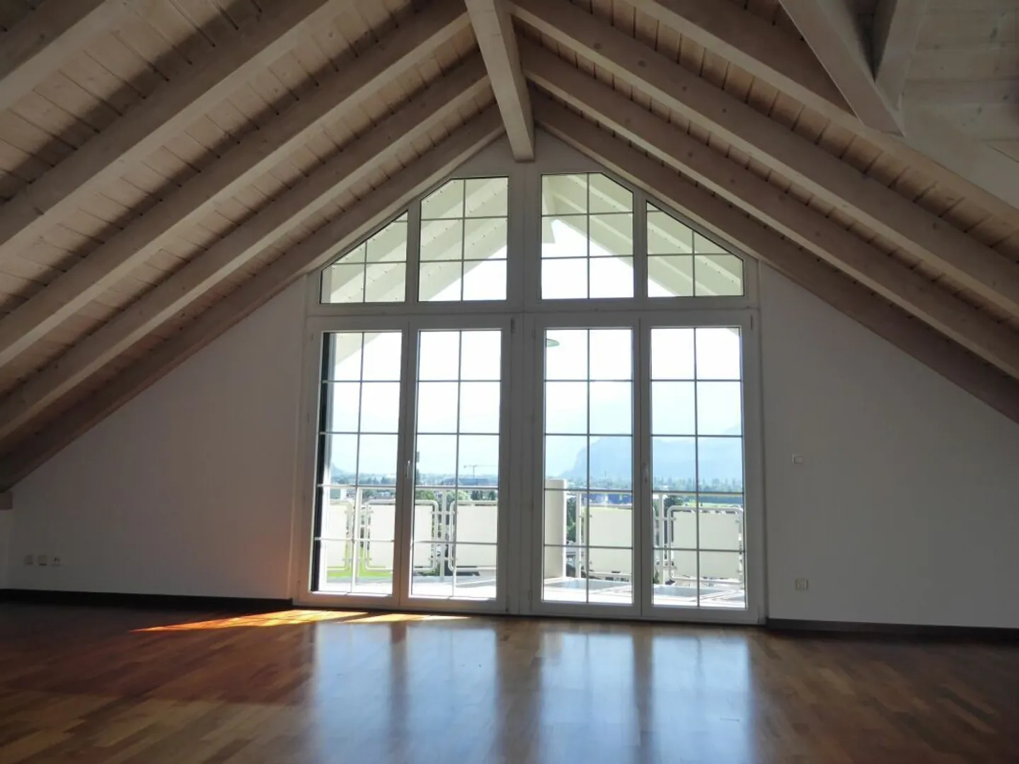 Maison individuelle de 5 1/2 pièces avec vue dégagée attrayante - Photo 3 sur 26