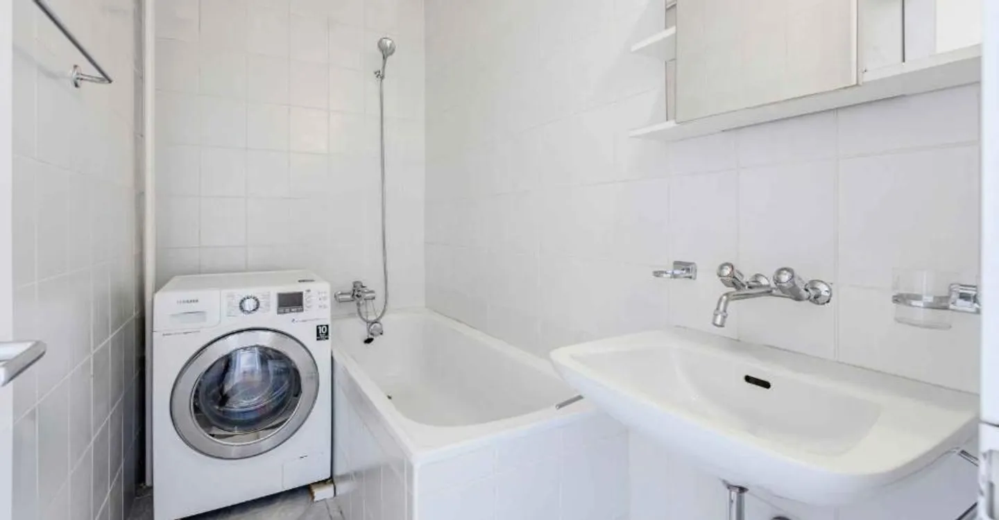 Exclusive: 4-room apartment close to the city center - Photo 6 of 7