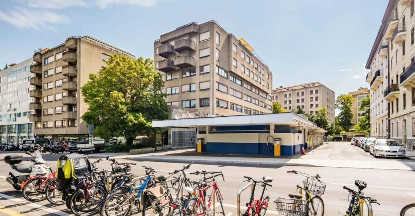 Exclusive: 4-room apartment close to the city center - Photo 7 of 7