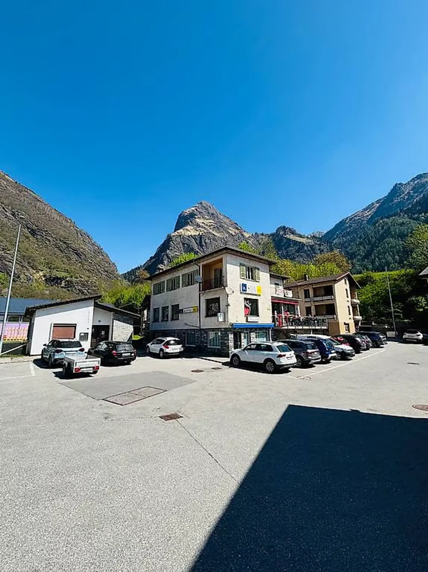 Nouveau prix ! Propriété avec revenus et potentiel de développement ! - Photo 3 sur 13