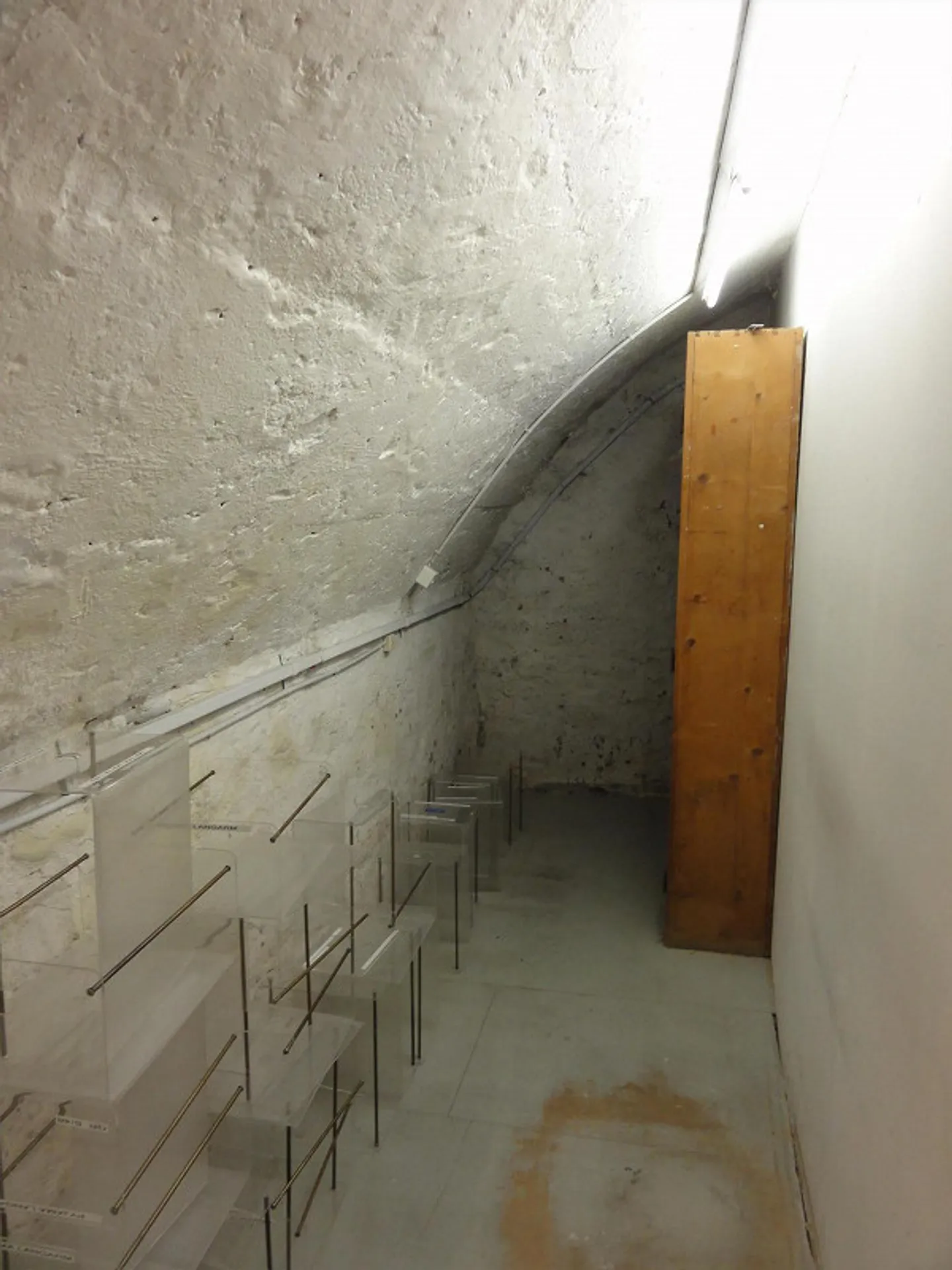 Shop in the town center in an attractive location - Photo 12 of 16