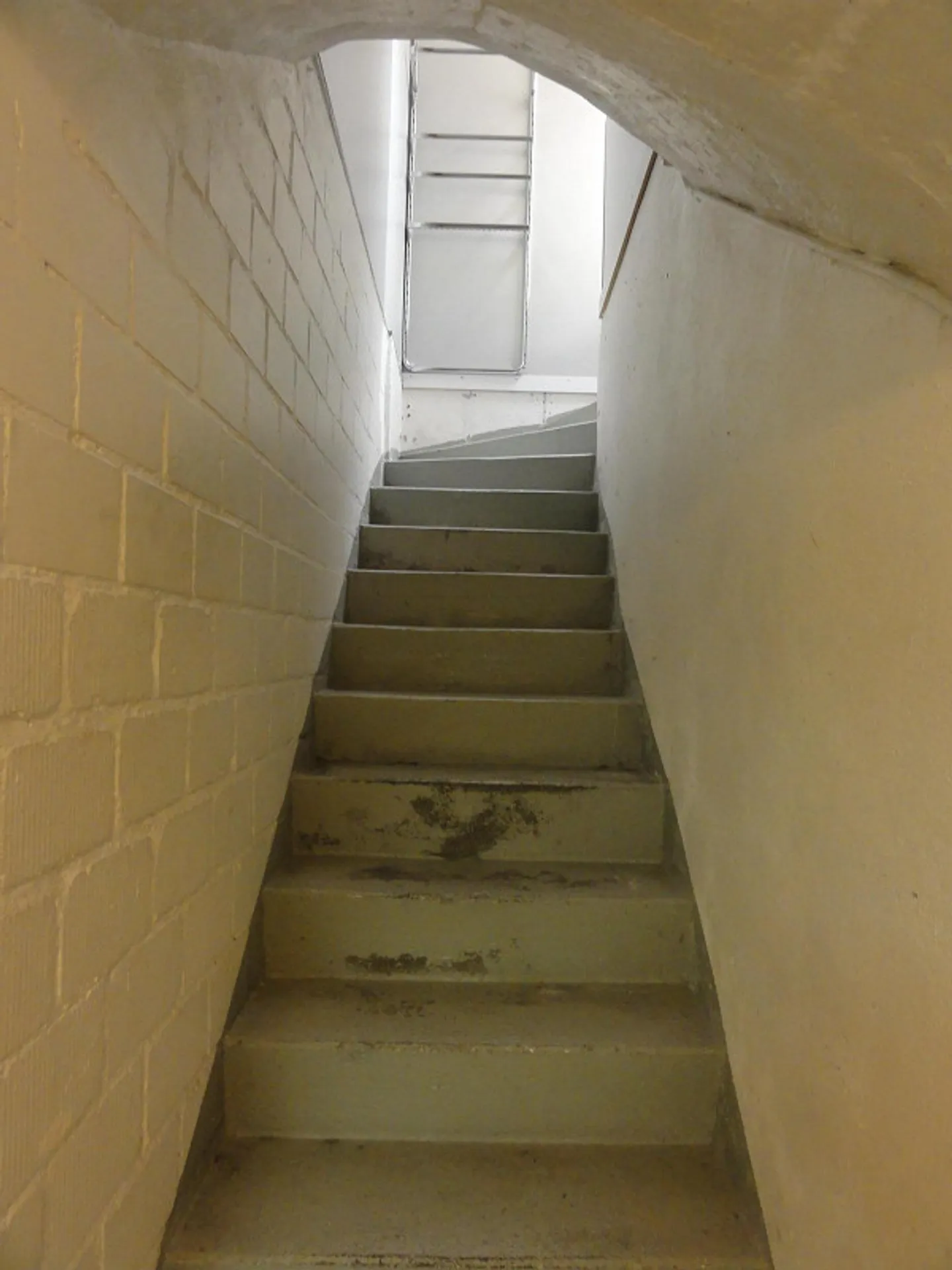 Shop in the town center in an attractive location - Photo 15 of 16