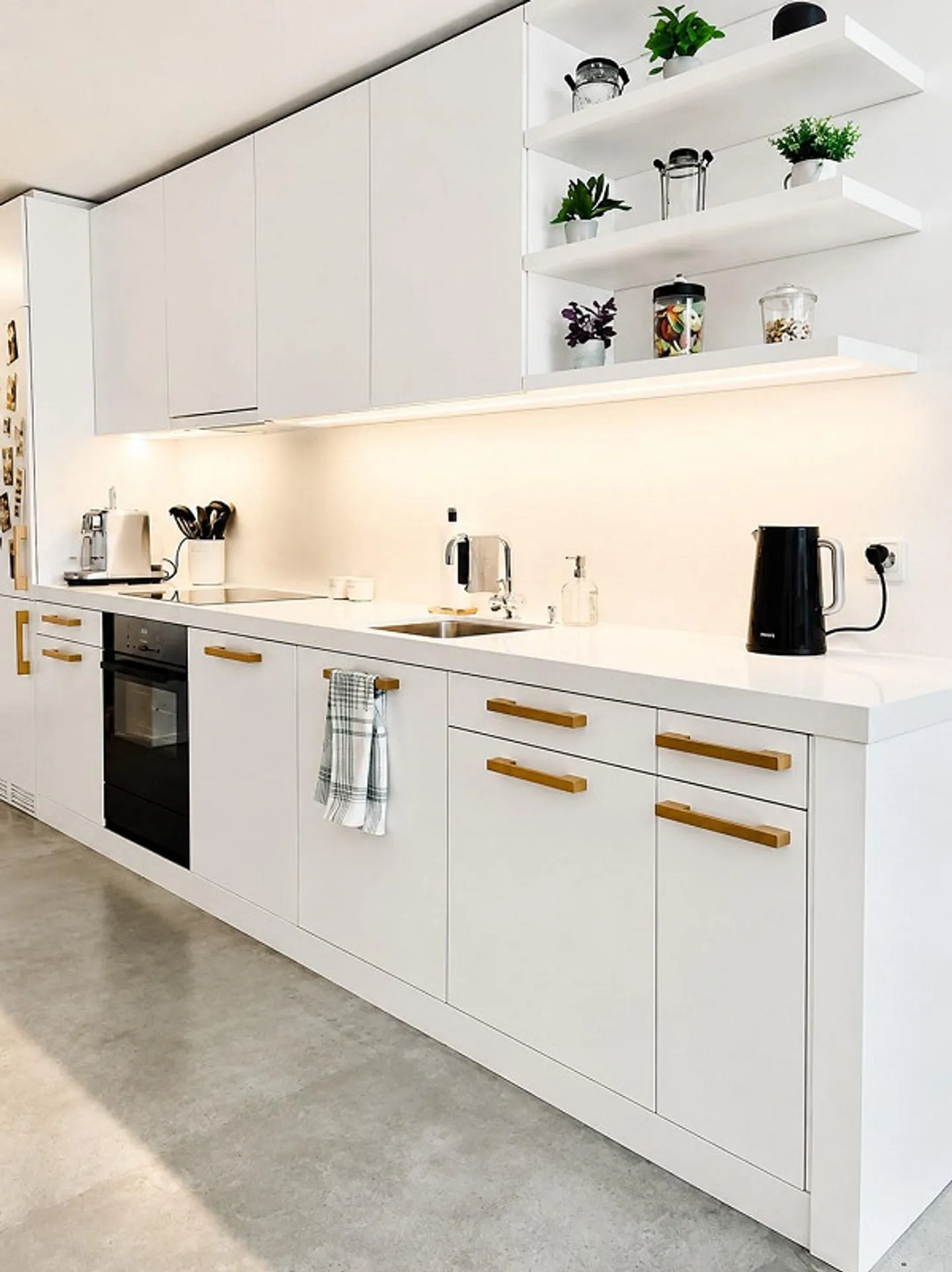 Appartement en duplex moderne de 2,5 pièces dans un emplacement central - idéal pour... - Photo 2 sur 7