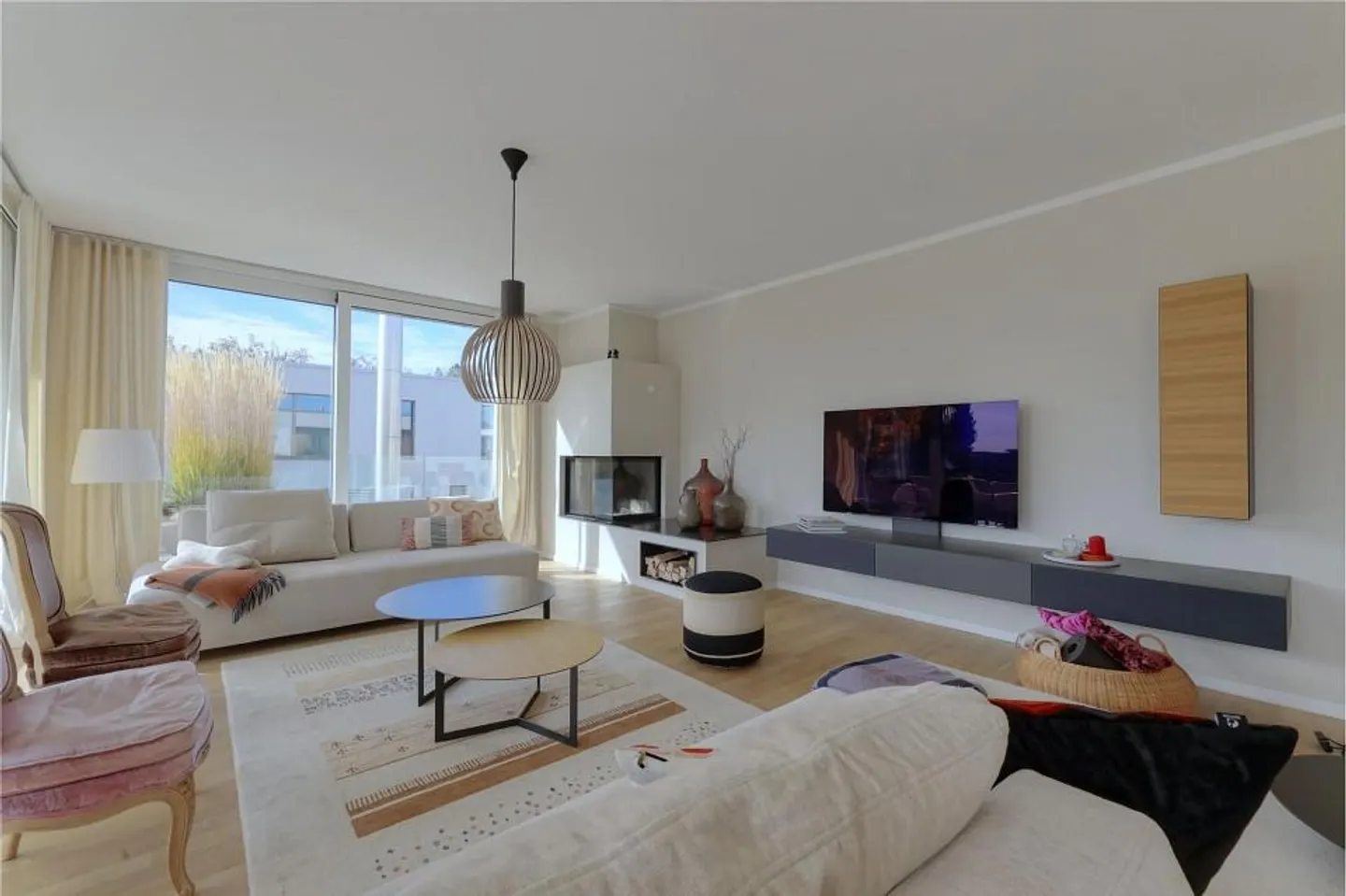 Appartamento attico 4½ locali quasi nuovo con una terrazza da sogno e Wei... - Foto 5 di 13