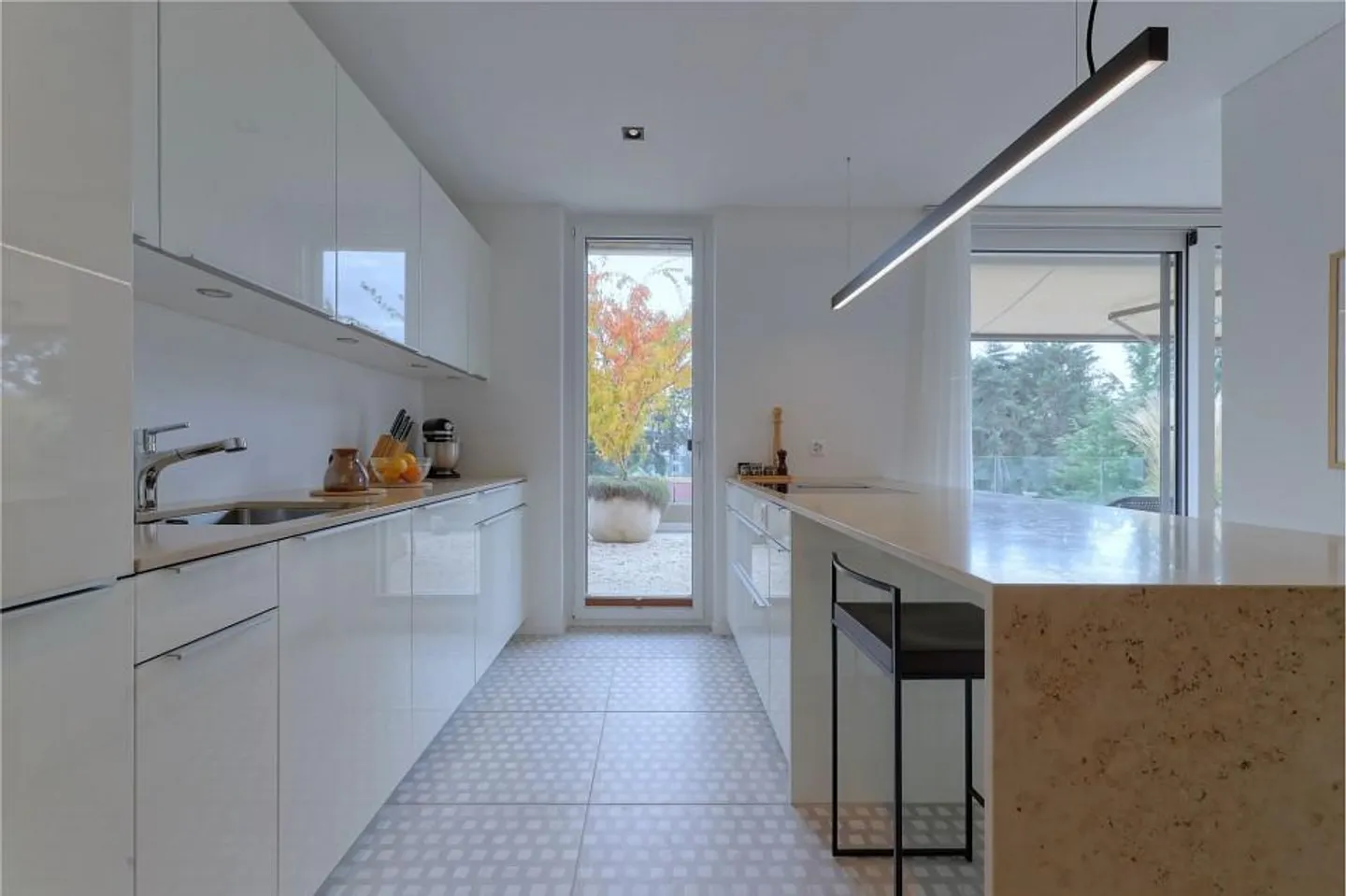 Appartamento attico 4½ locali quasi nuovo con una terrazza da sogno e Wei... - Foto 6 di 13
