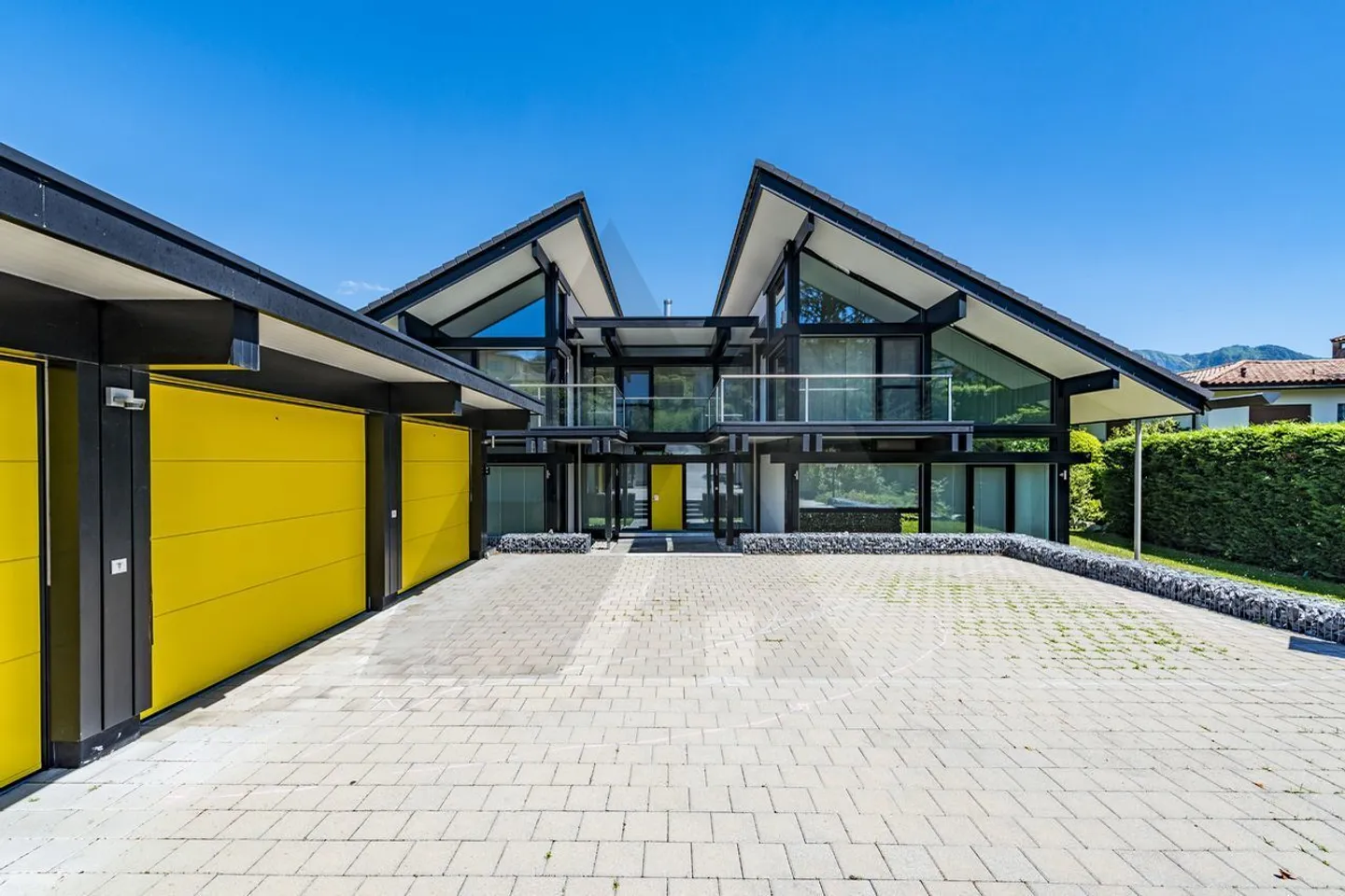 VILLA MODERNE - MAISON HUF AVEC VUE PANORAMIQUE - Photo 1 sur 15