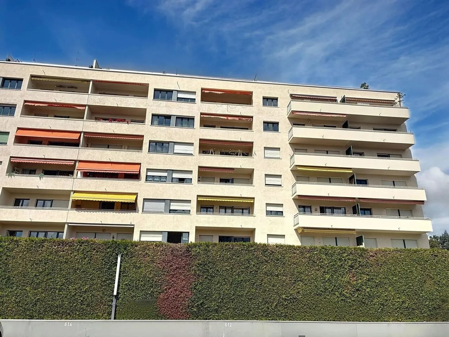 AMPIO APPARTAMENTO DI 3 LOCALI CON VISTA SUL LAGO E SULLE ALPI - Foto 3 di 11