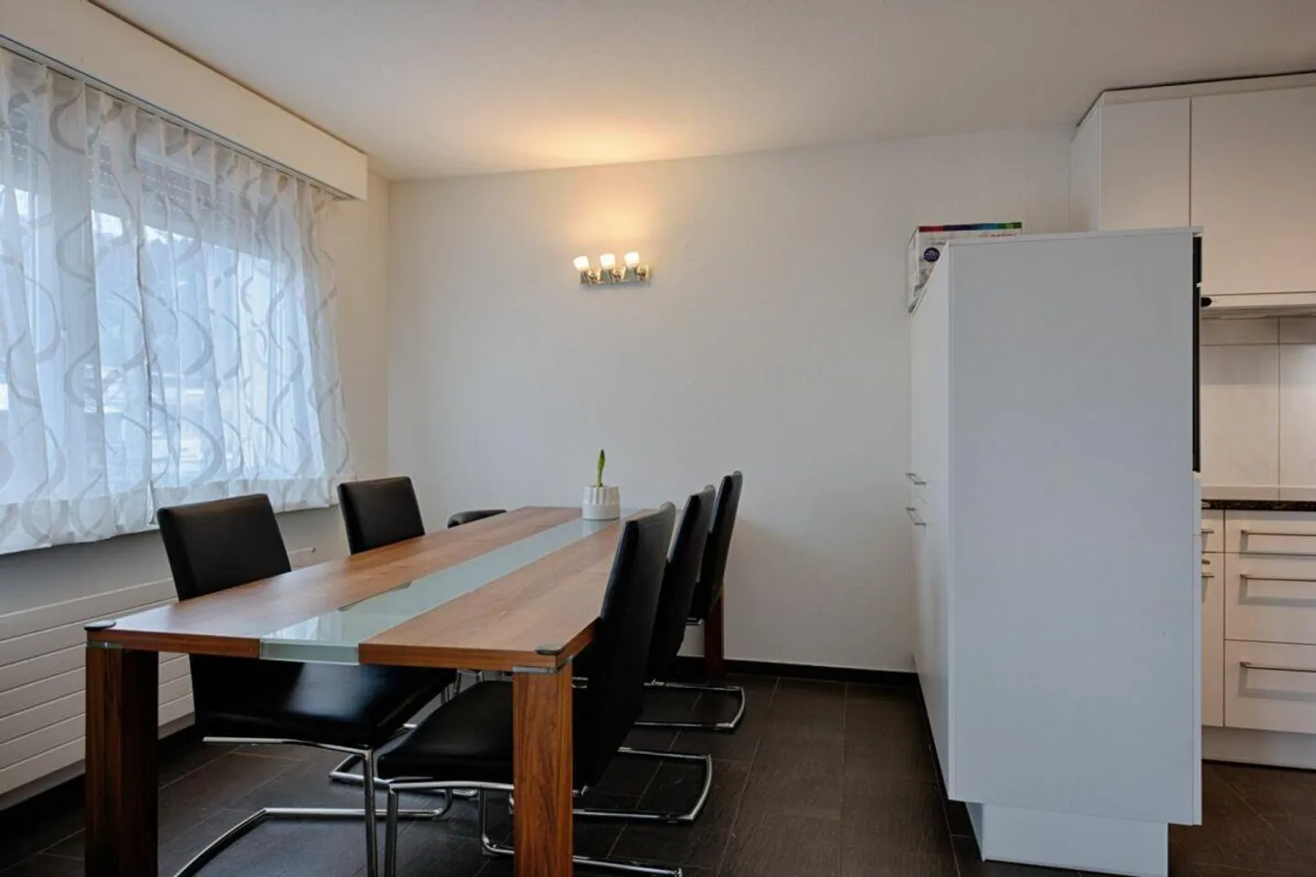 Appartamento moderno con vista montagna - Foto 4 di 13