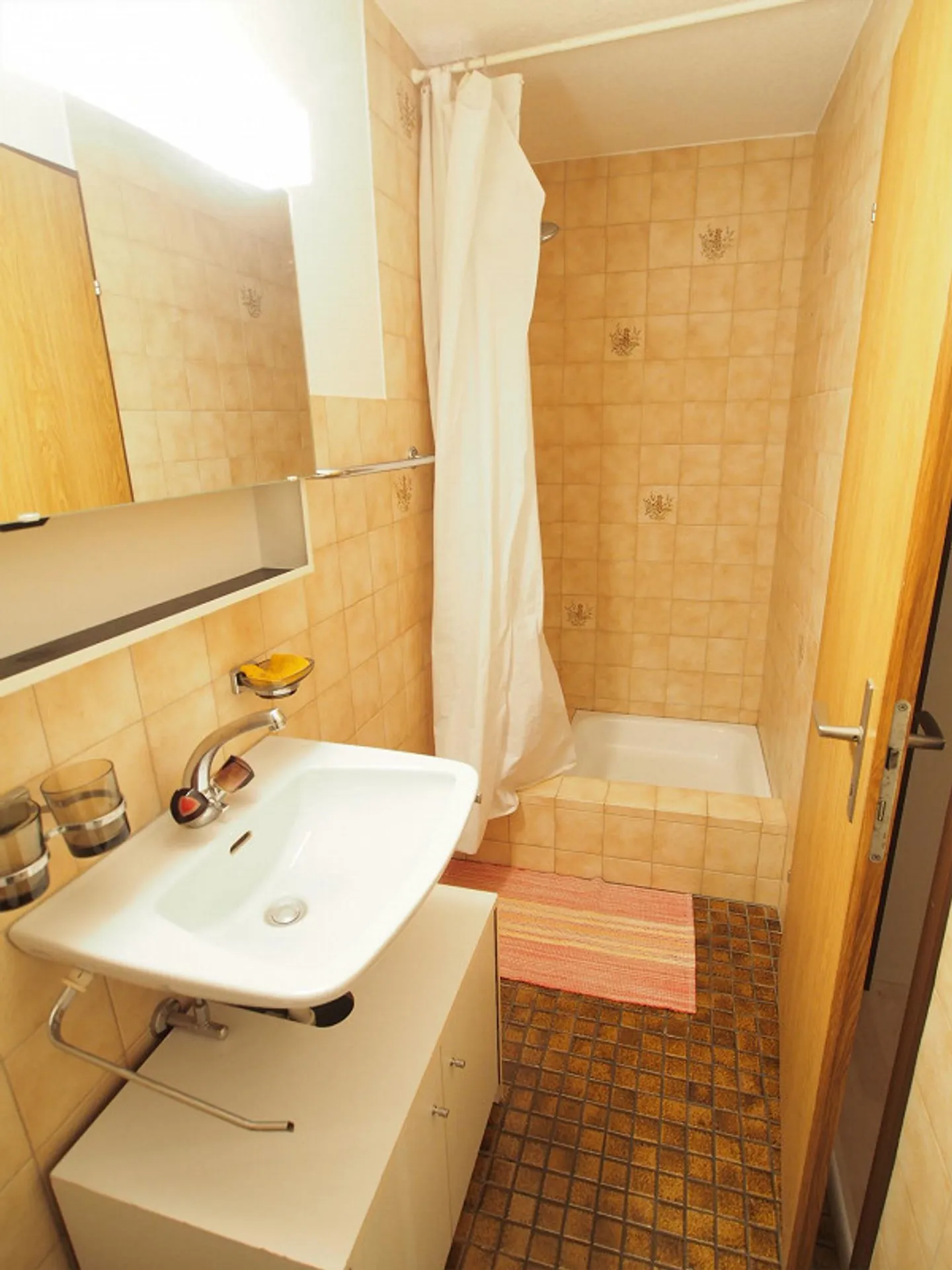 Teilmöbliertes 1-Zimmer-Studio in Felsberg - Foto 5 von 6