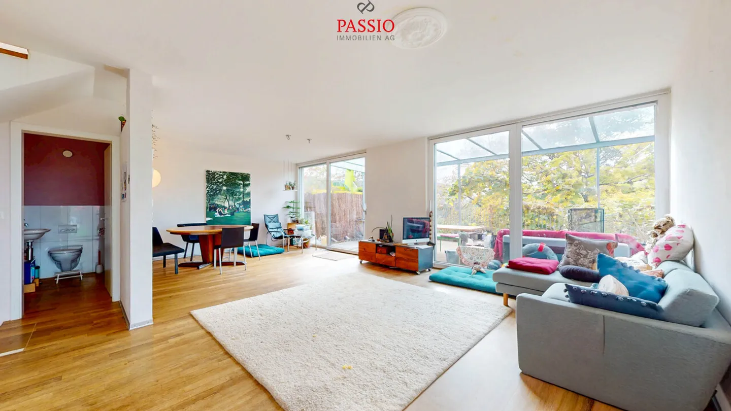 Maison jumelée de 6,5 pièces avec jardin et 2 pièces de loisirs chauffées - Photo 3 sur 27