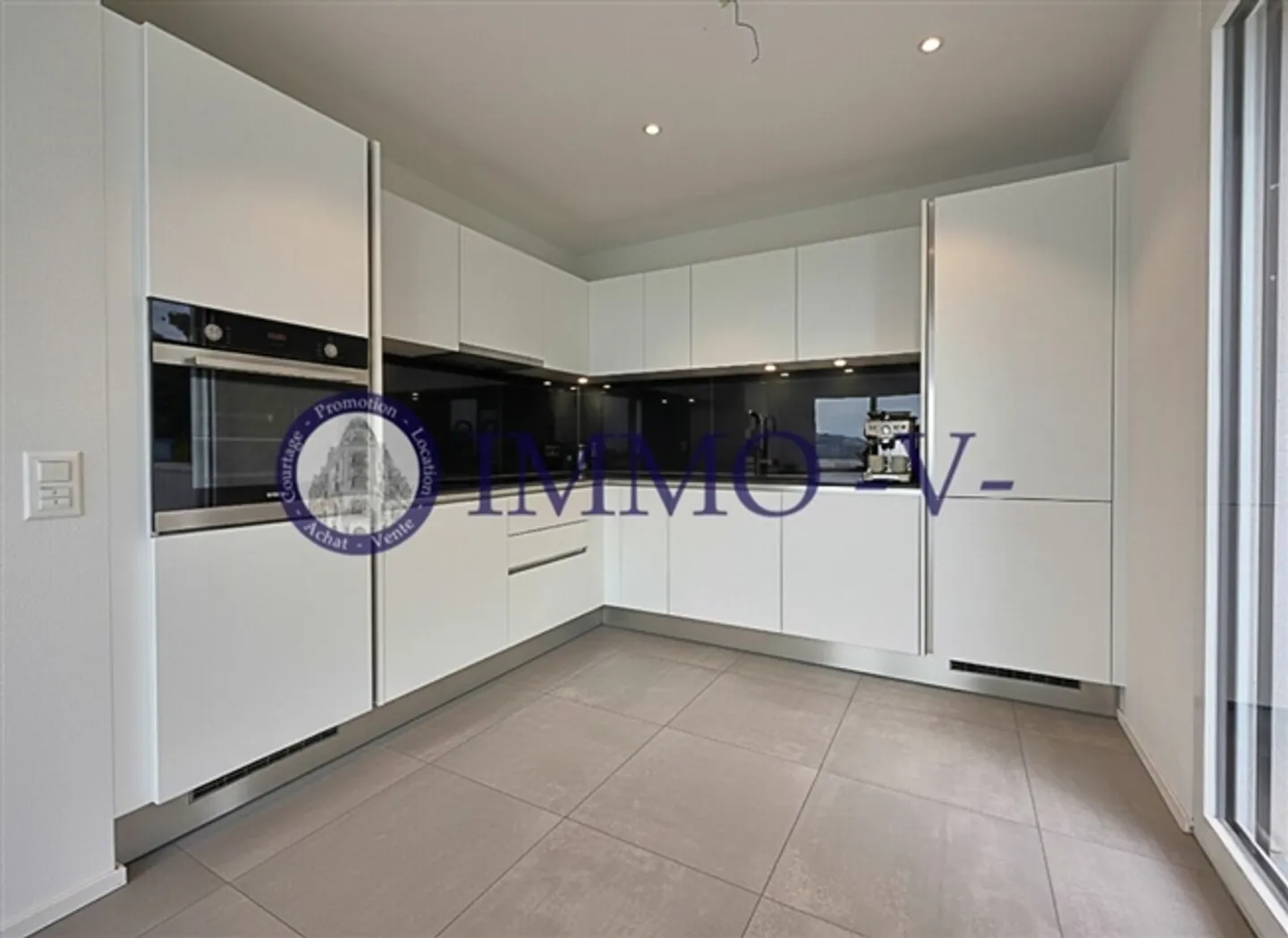 Stilvolle Villa mit Seeblick - Foto 2 von 10