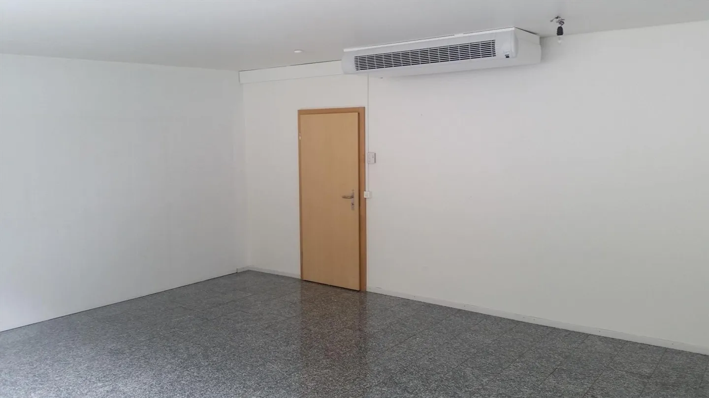 Uffici ben collegati, luminosi e climatizzati - Foto 3 di 6