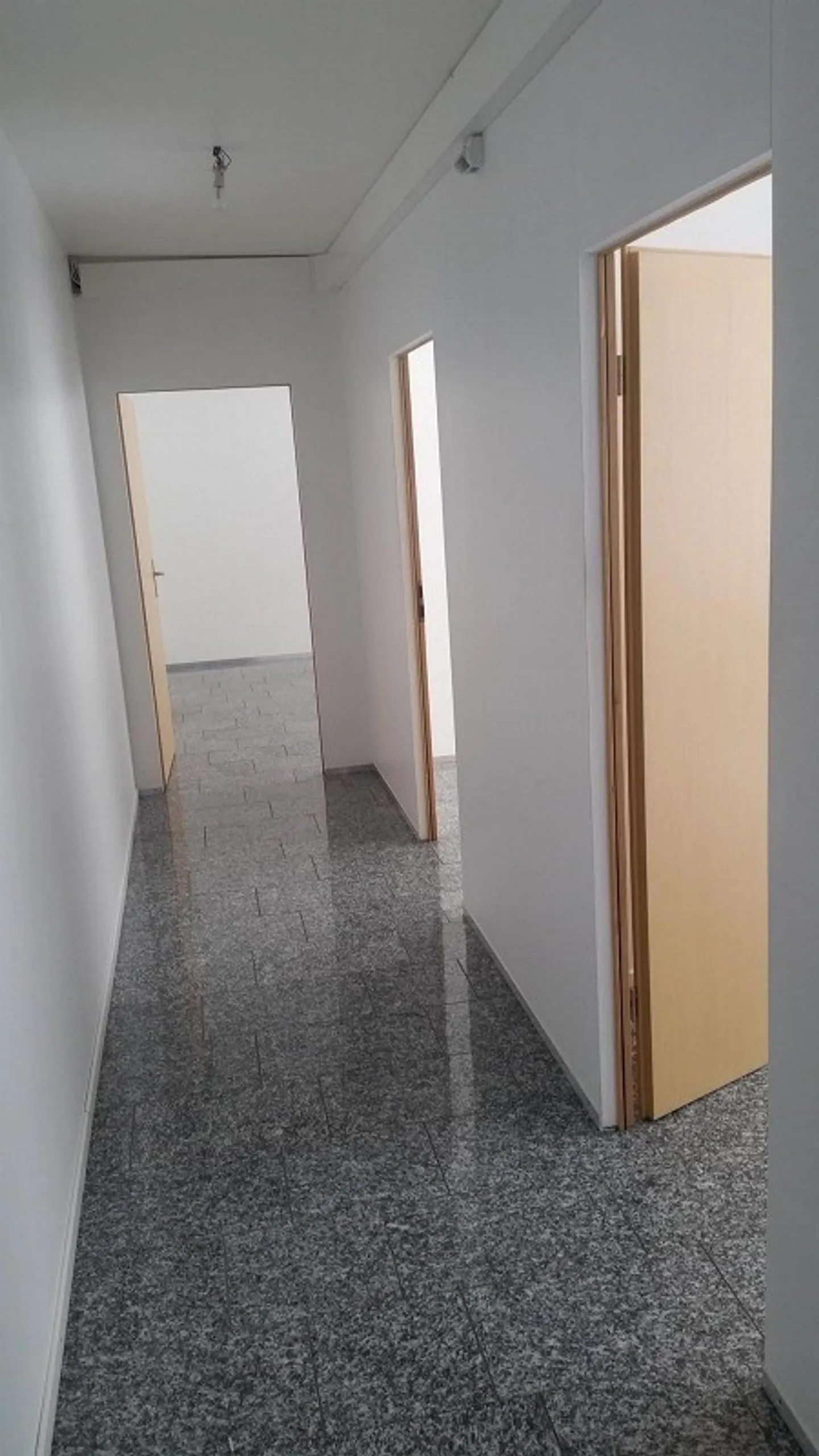 Uffici ben collegati, luminosi e climatizzati - Foto 5 di 6
