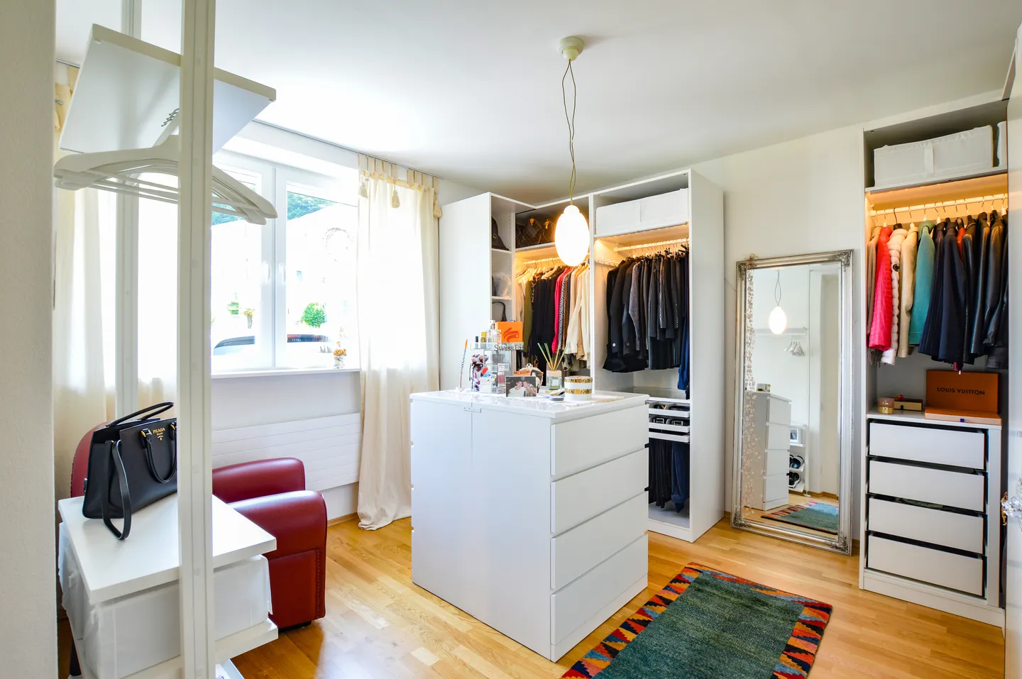 Sentitevi subito a casa con vista lago e piscina! - Foto 11 di 12