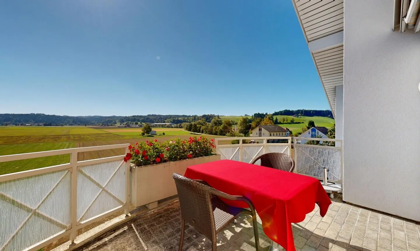 Sonniges Duplex mit traumhafter Aussicht - Foto 3 von 11