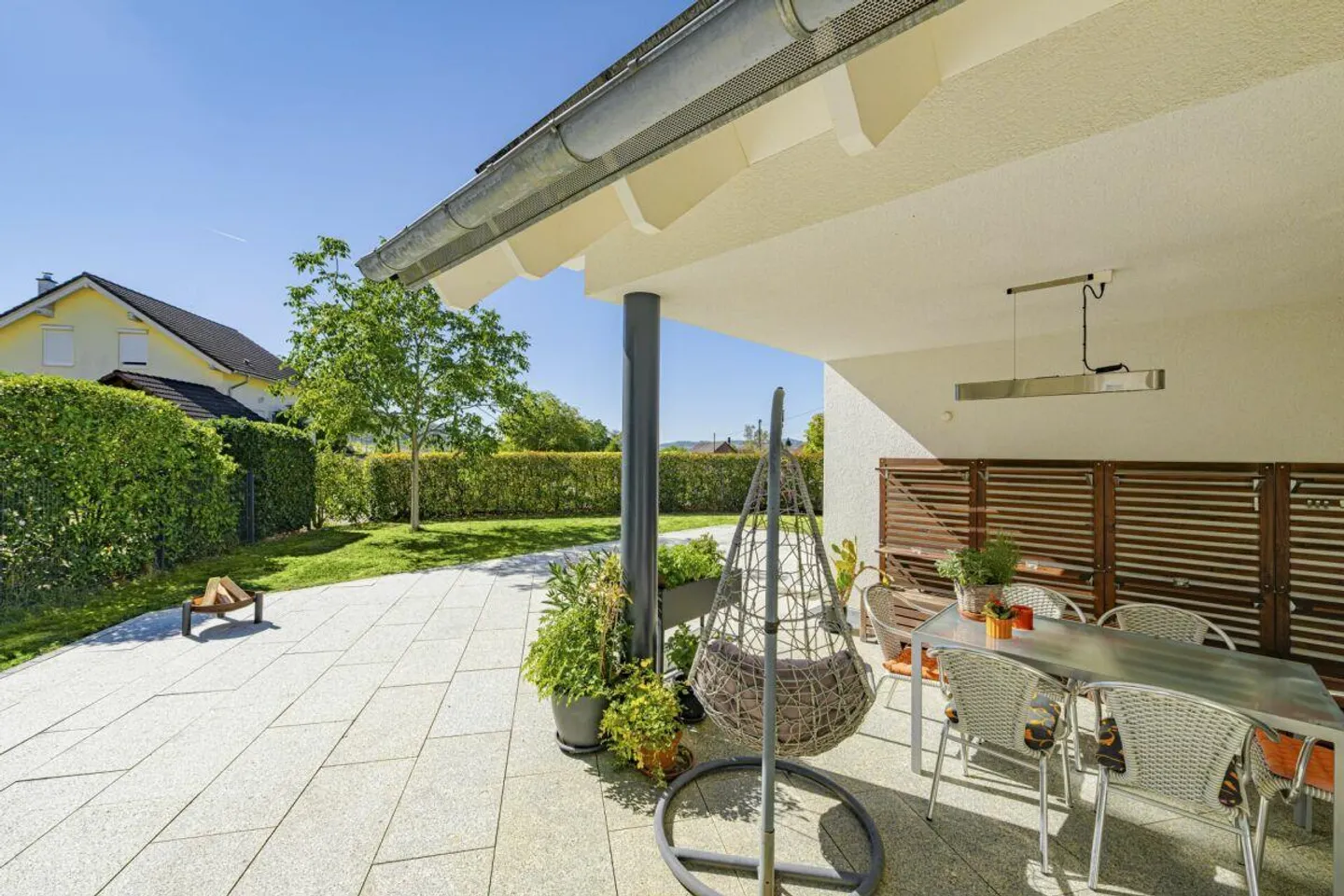 Charming Family Home in Osterfingen - Photo 4 of 29