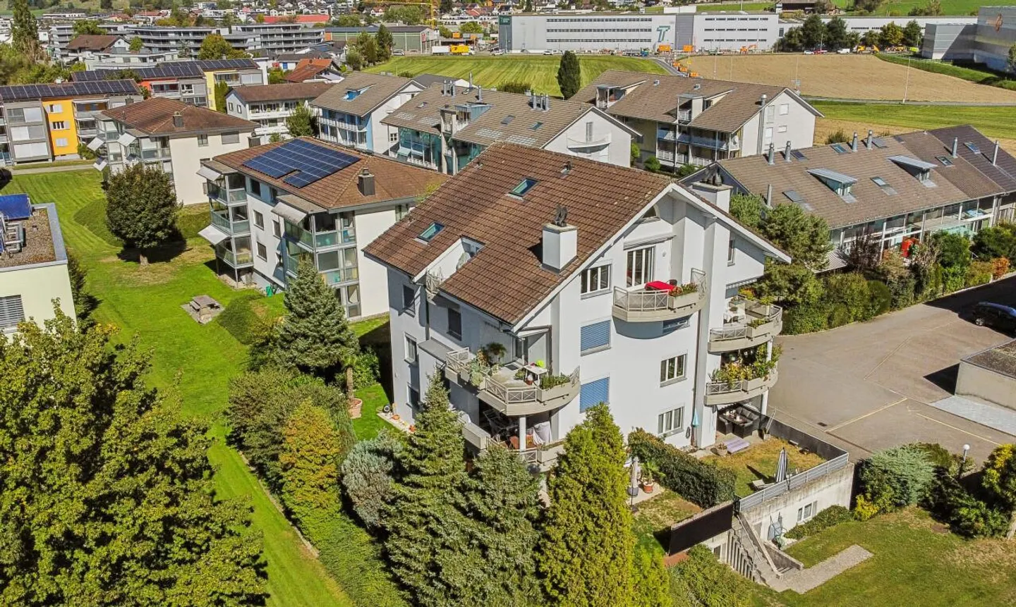 Sonniges Duplex mit traumhafter Aussicht - Foto 1 von 11