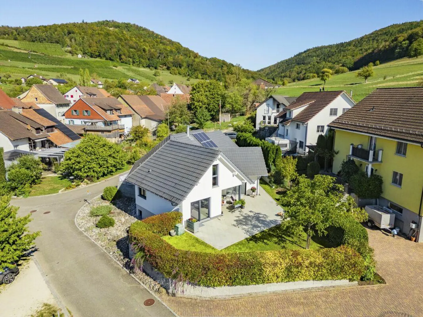 Charming Family Home in Osterfingen - Photo 7 of 29
