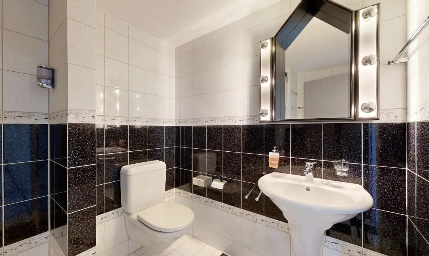 Sonniges Duplex mit traumhafter Aussicht - Foto 10 von 11