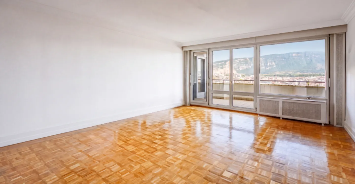 Appartement élégant avec vue - Photo 2 sur 9