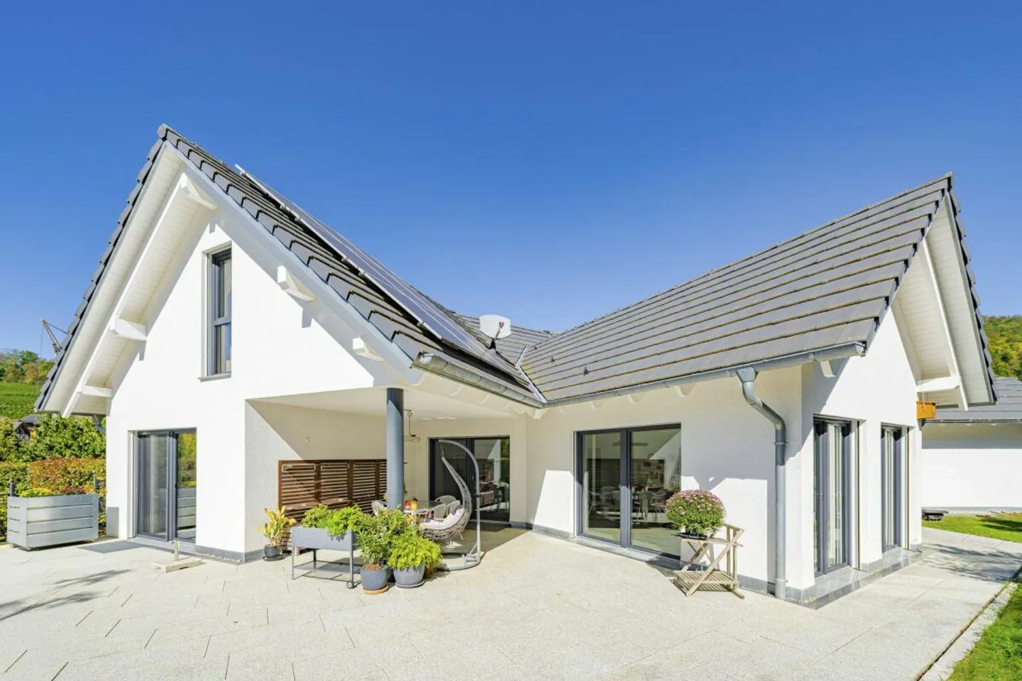 Charming Family Home in Osterfingen - Photo 1 of 29